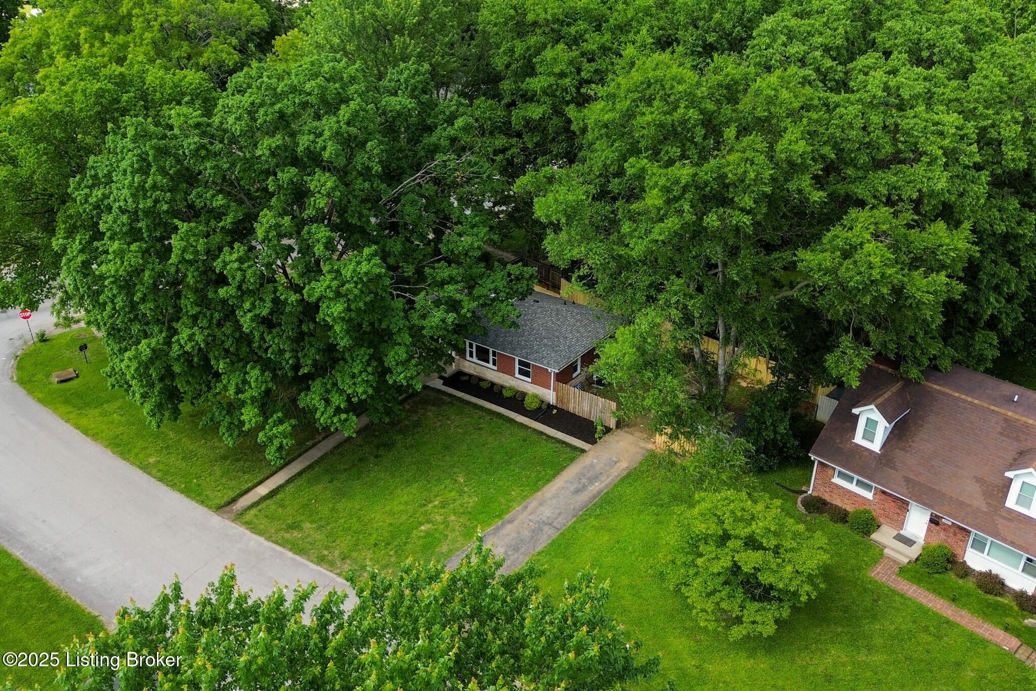 3303 Wellingmoor Ave