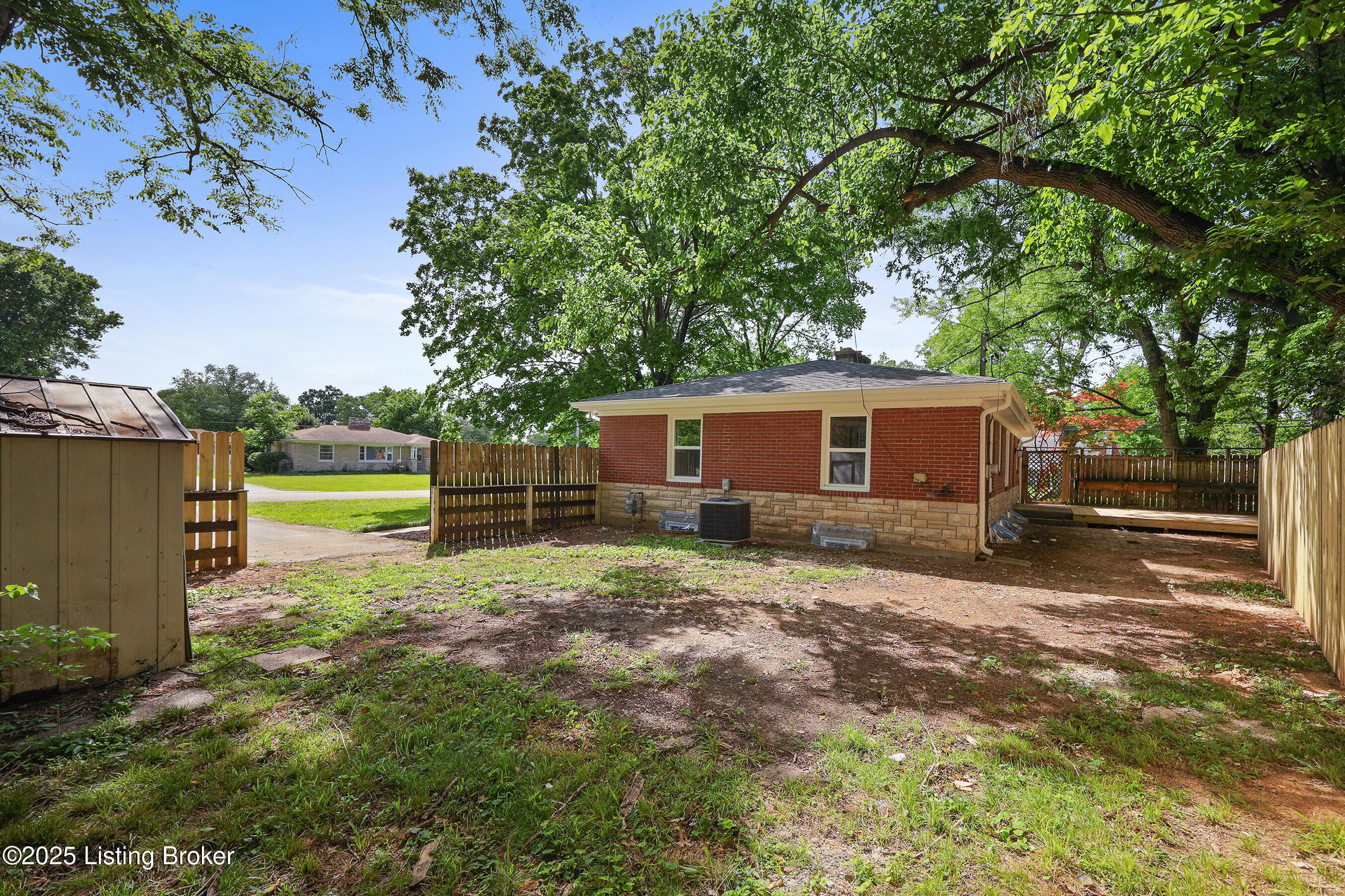 3303 Wellingmoor Ave