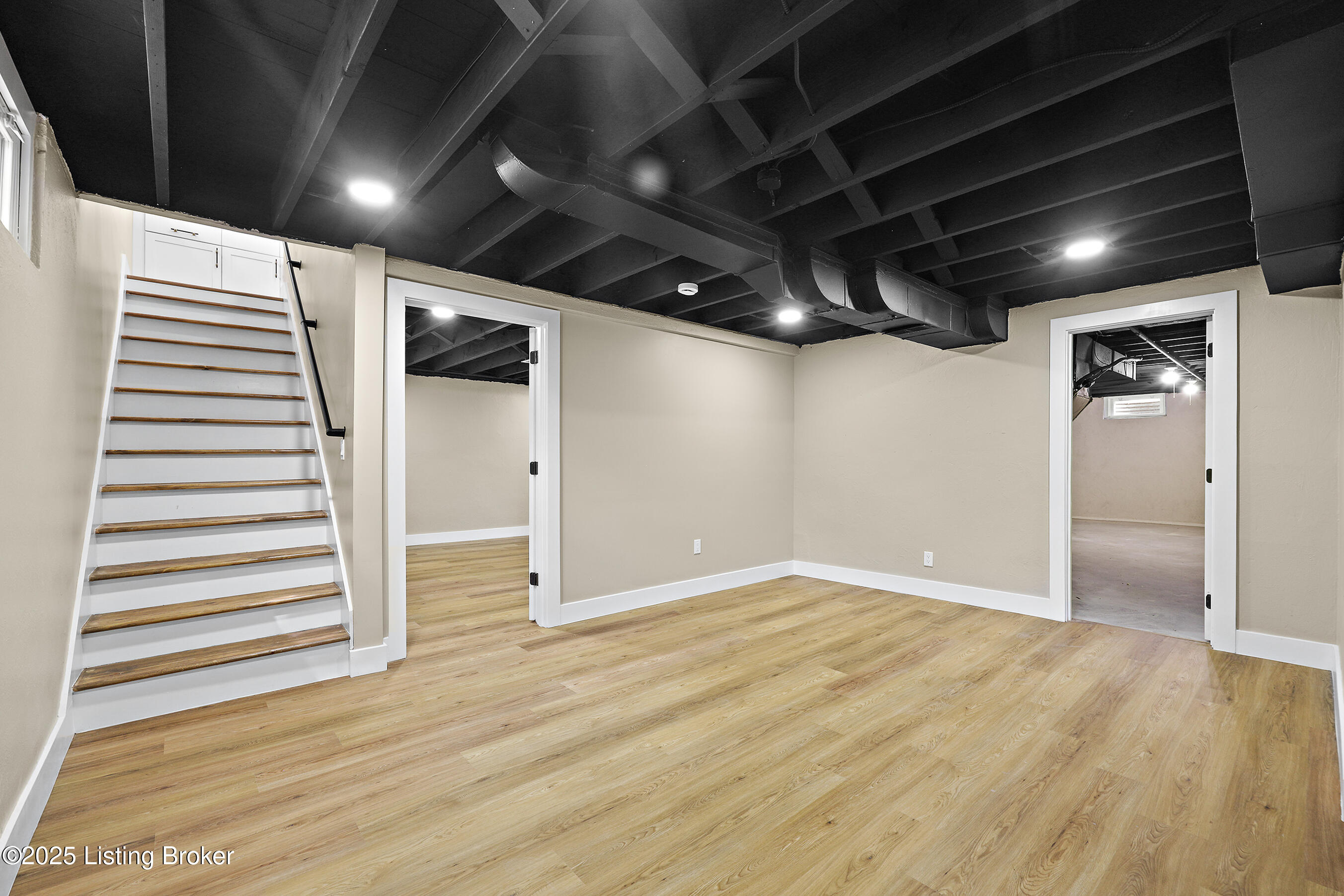 3303 Wellingmoor Ave