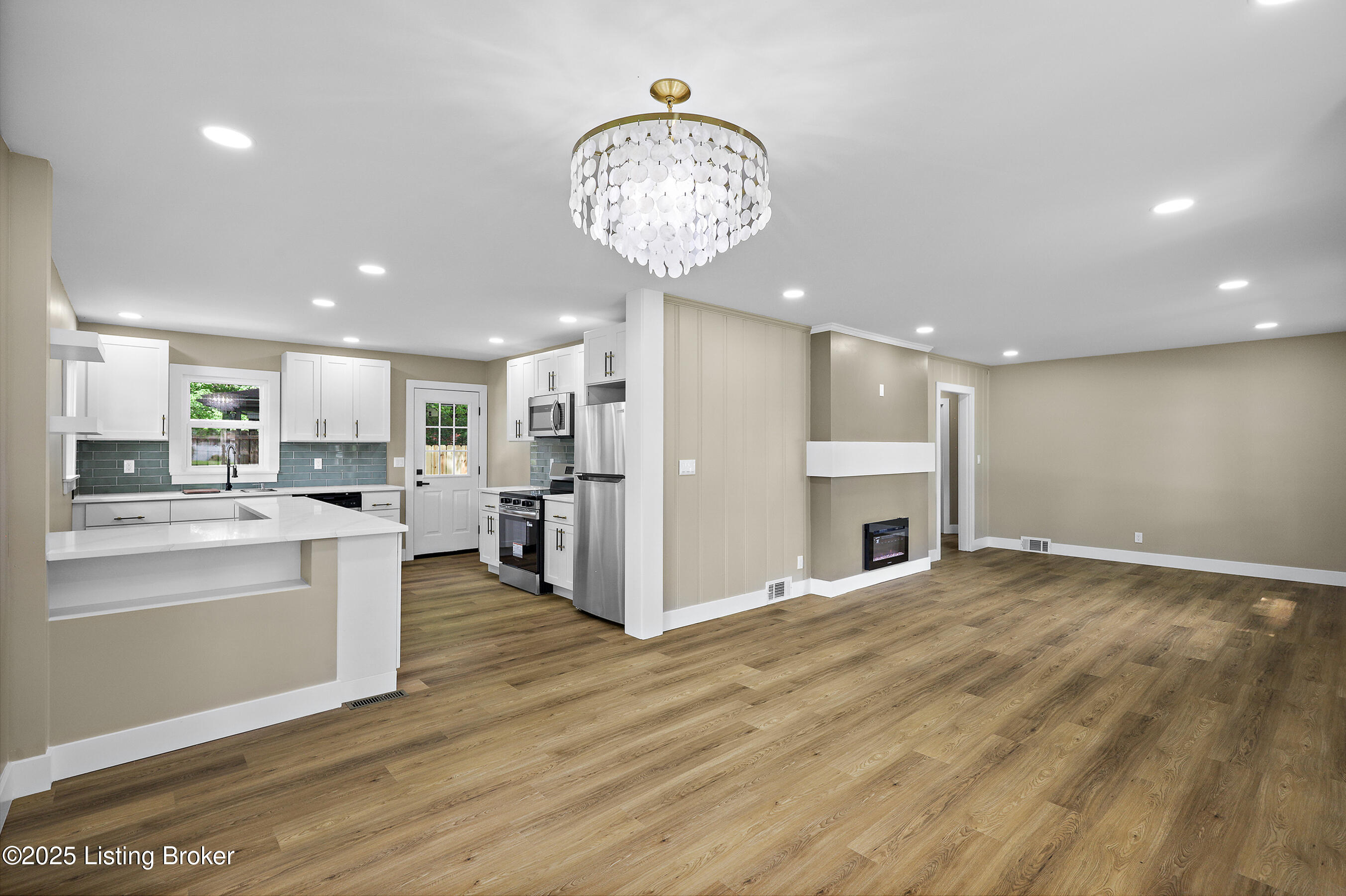 3303 Wellingmoor Ave