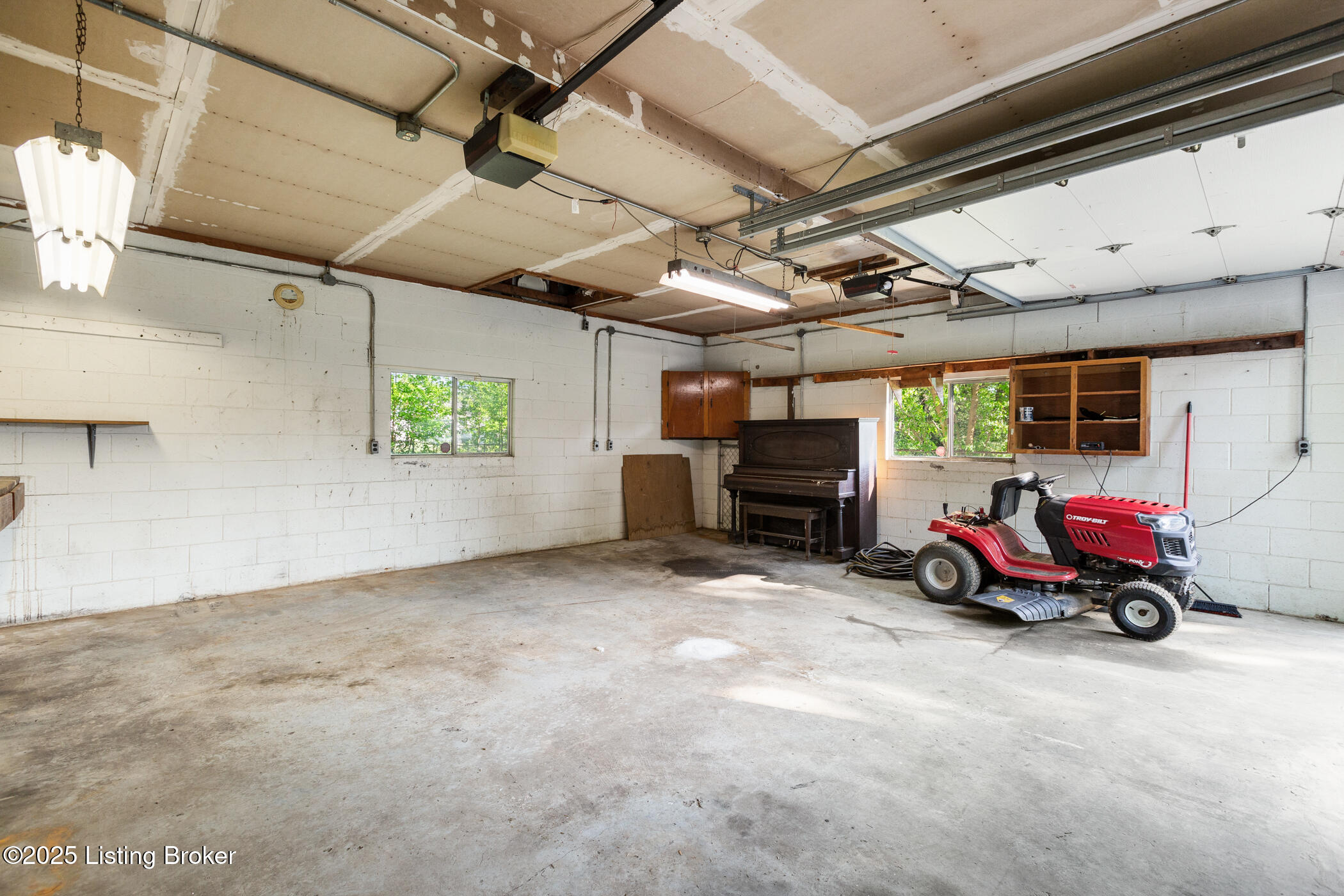 6515 Upper Hunters Trace