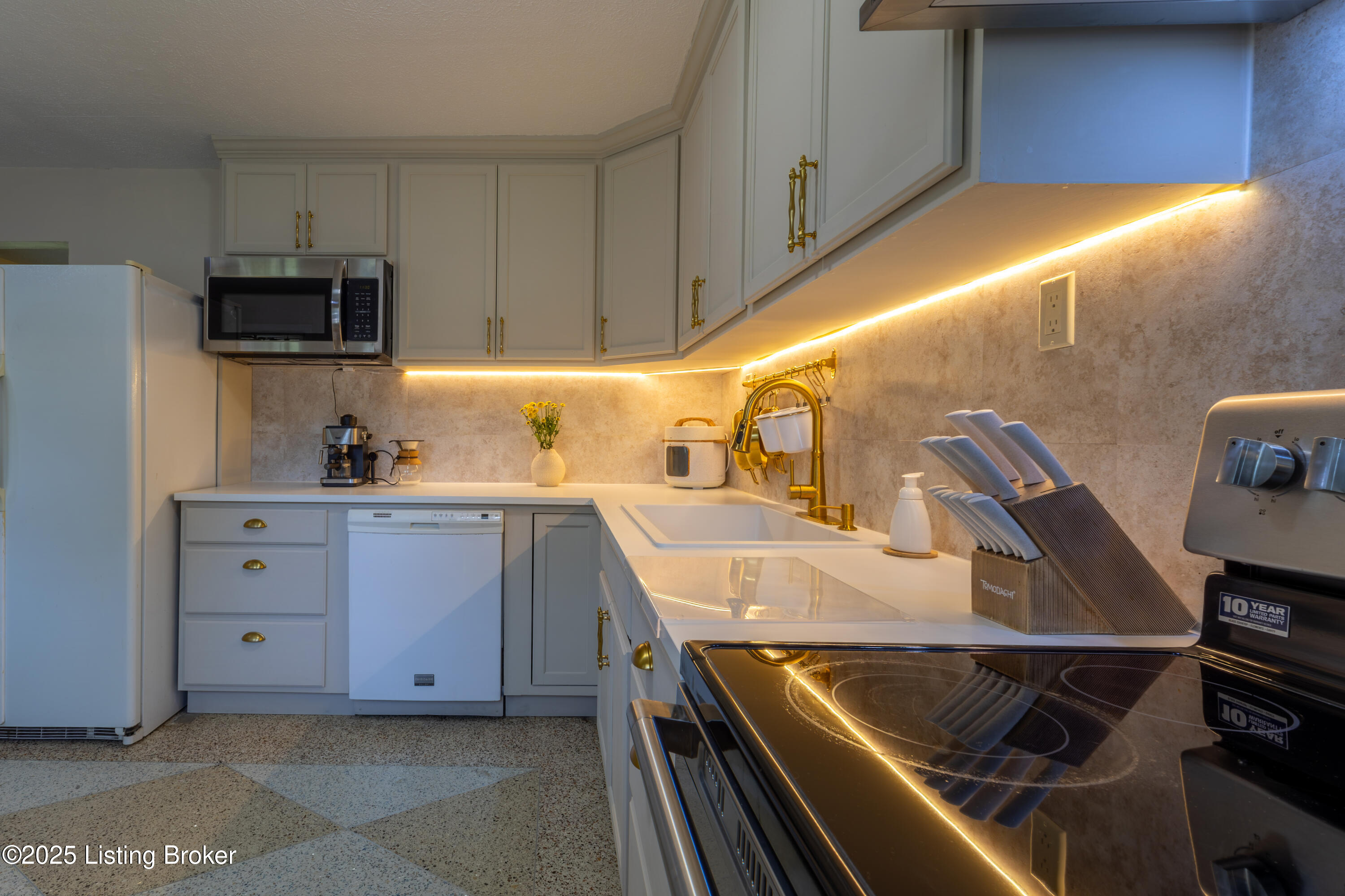 7915 Judge Blvd, Louisville