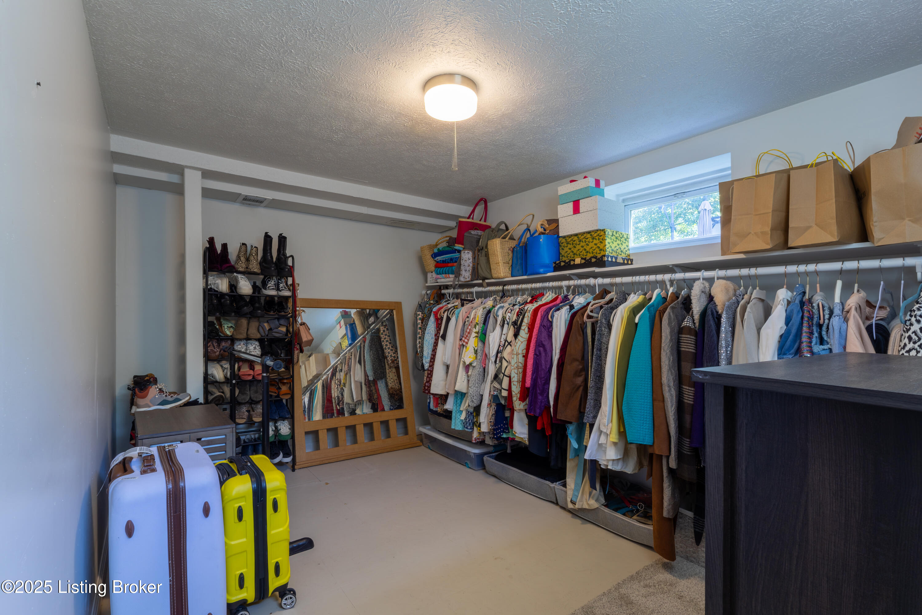 7915 Judge Blvd, Louisville