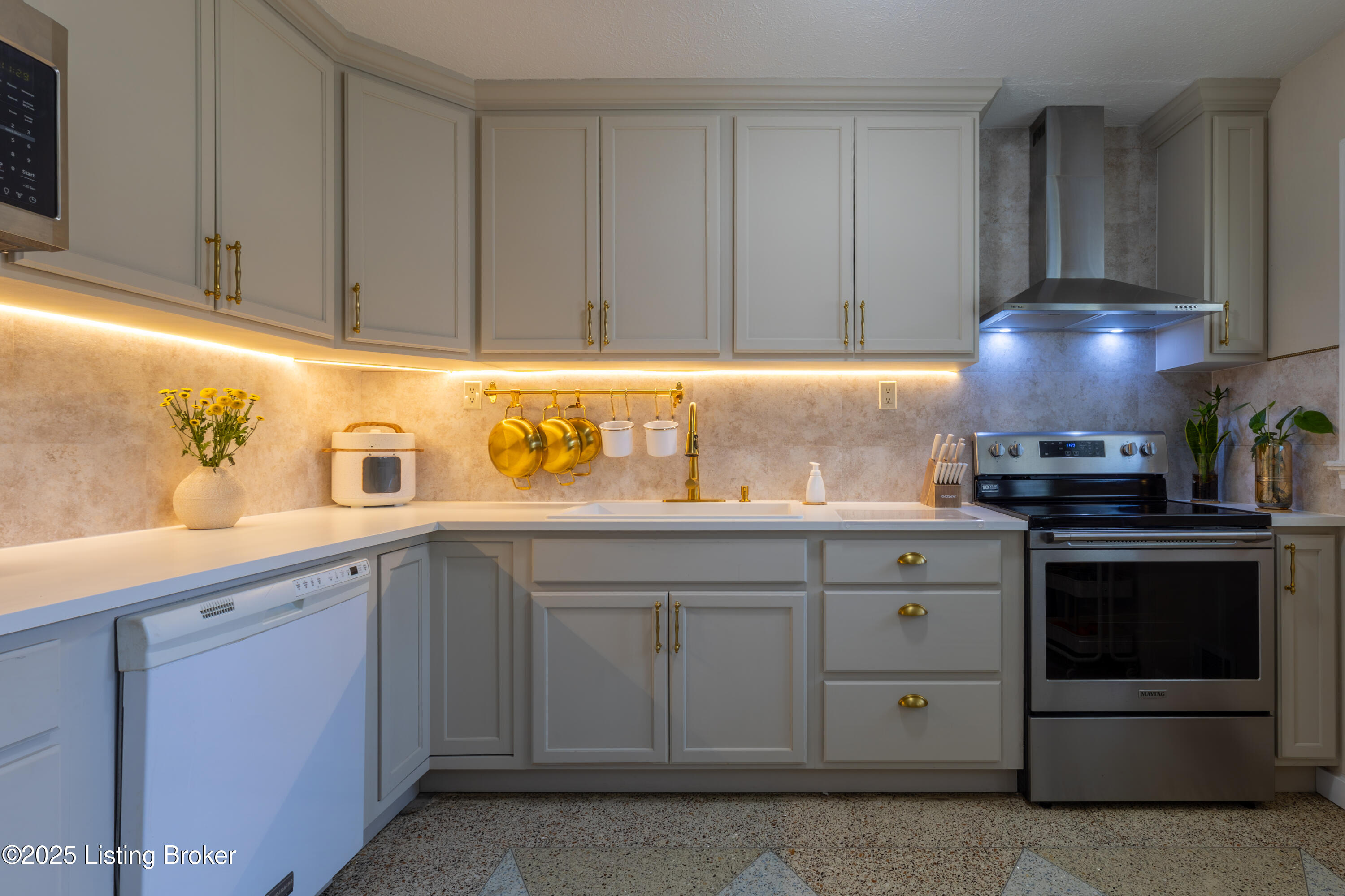 7915 Judge Blvd, Louisville