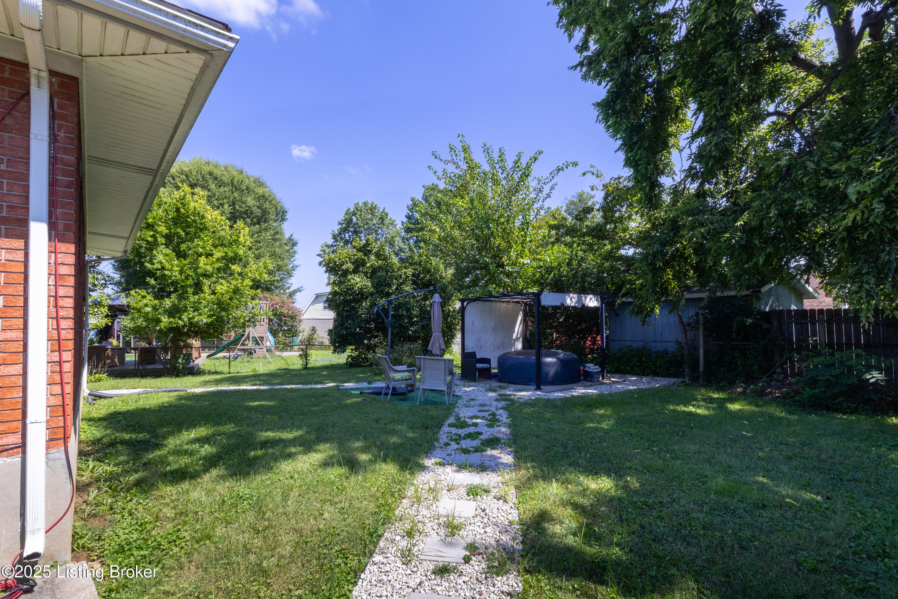 7915 Judge Blvd, Louisville