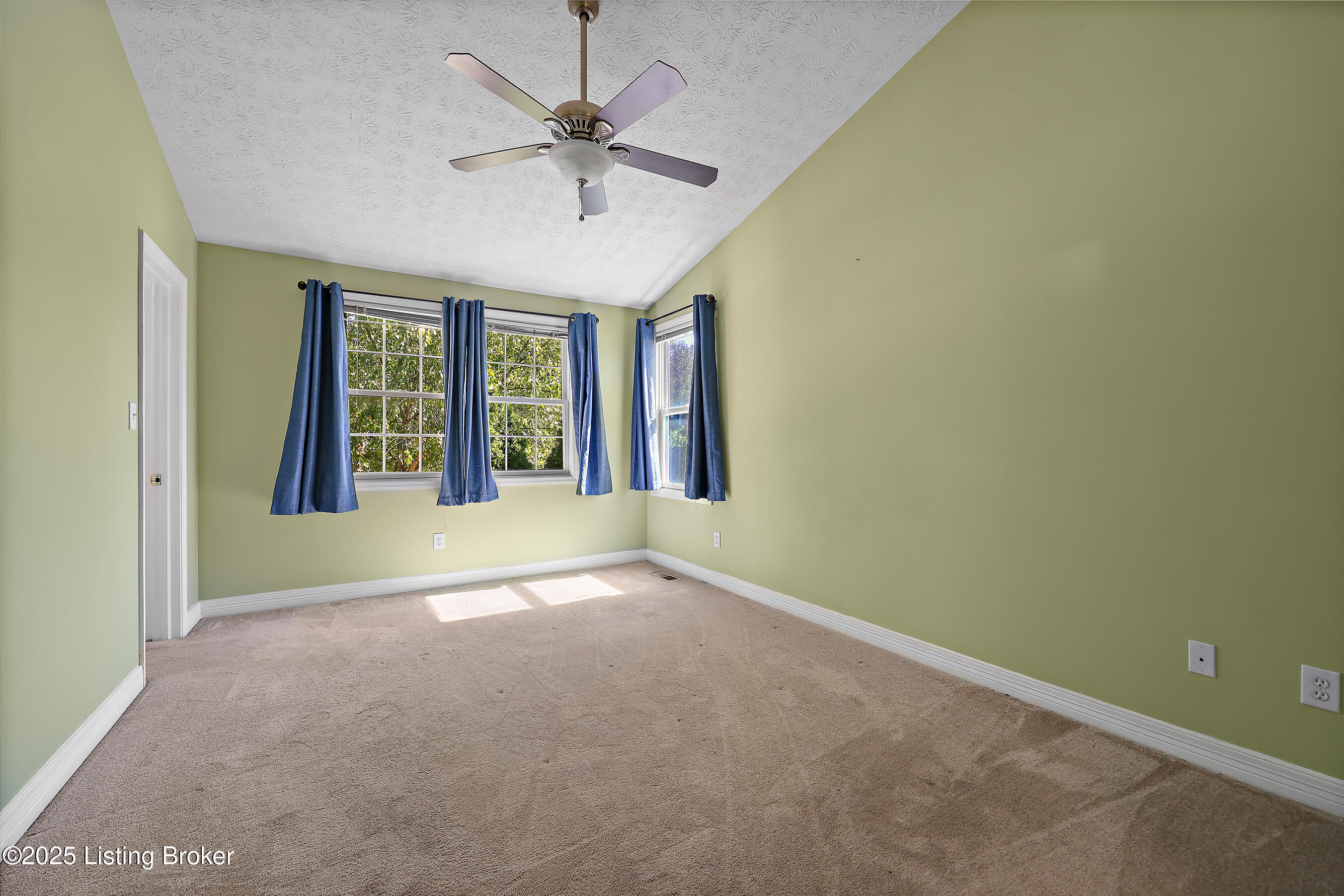 4428 Fallen Apple Ln