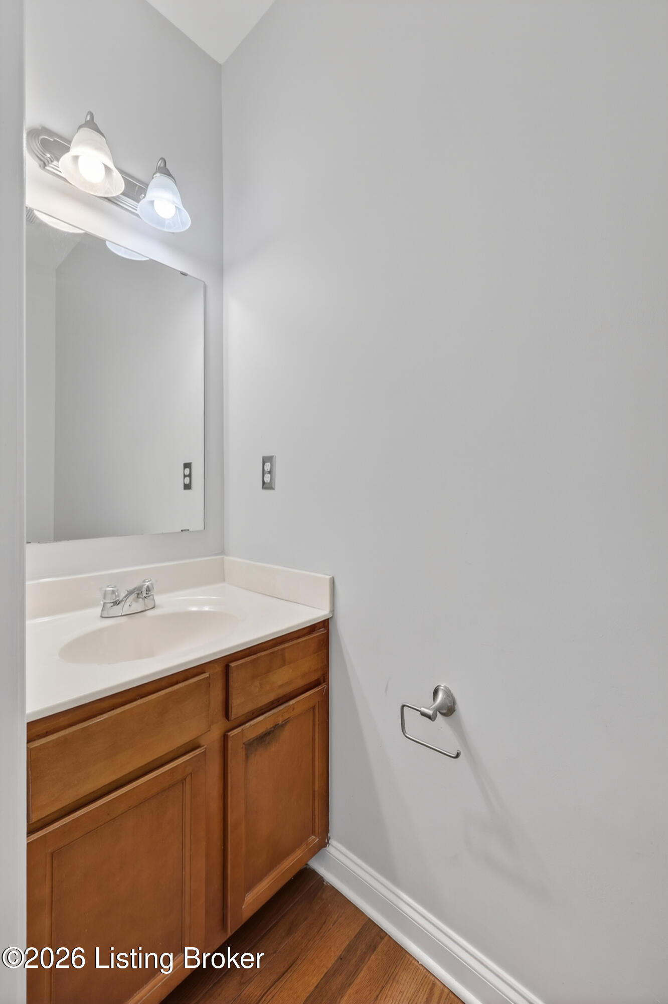 5609 Red Crested Way