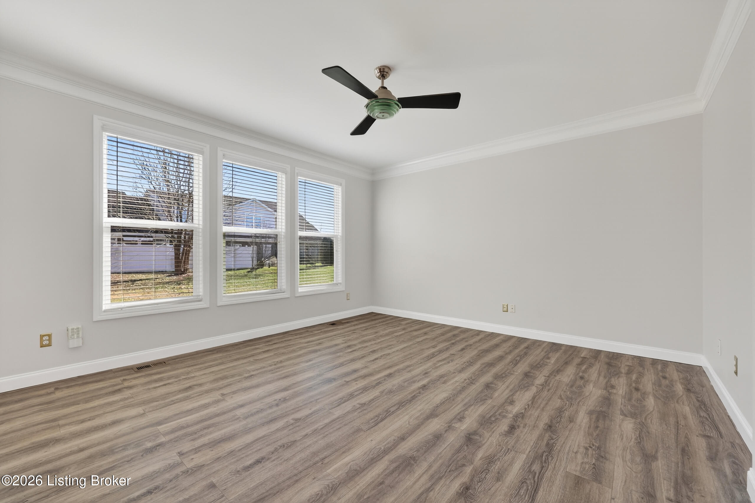 5609 Red Crested Way