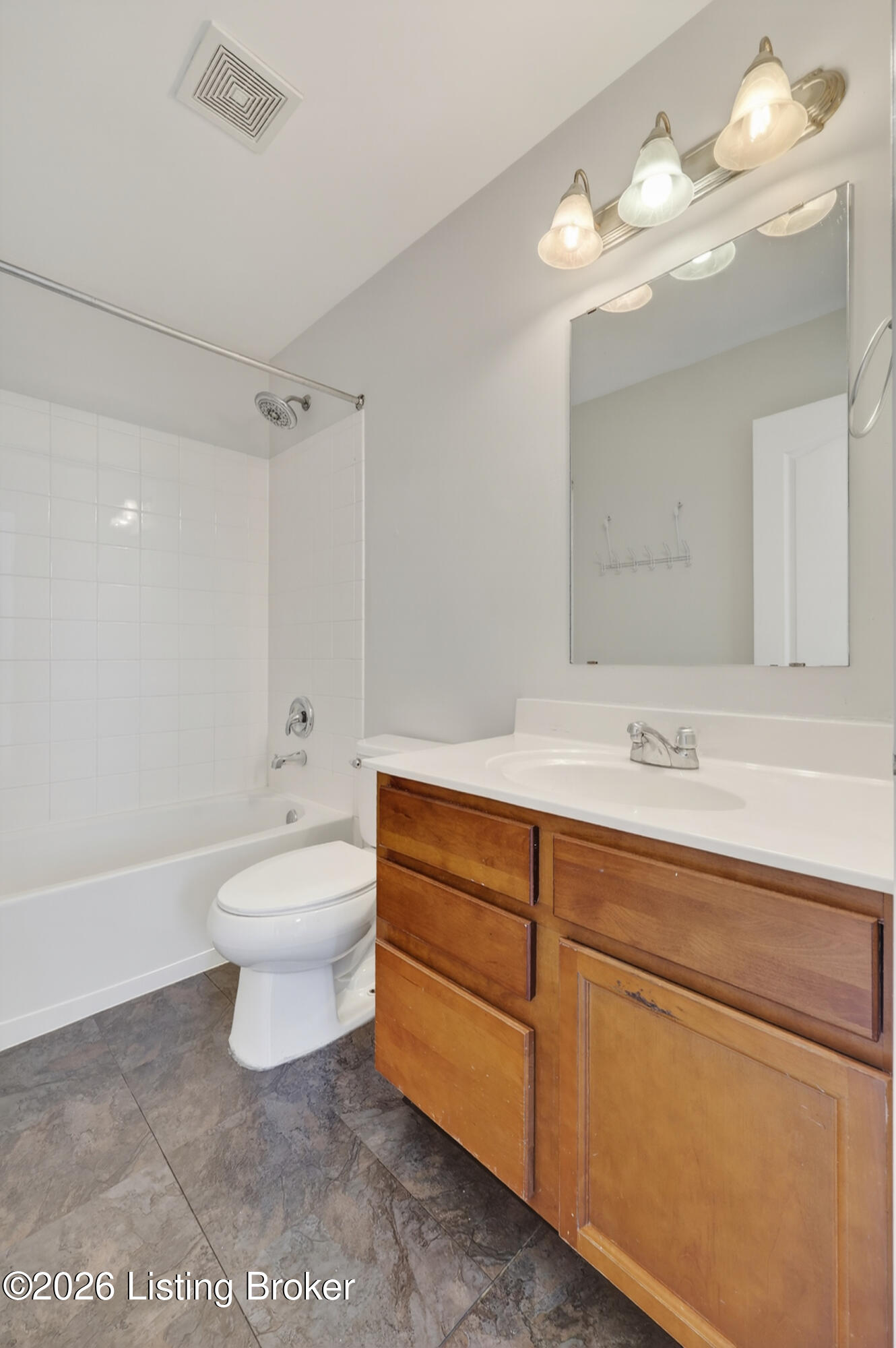 5609 Red Crested Way