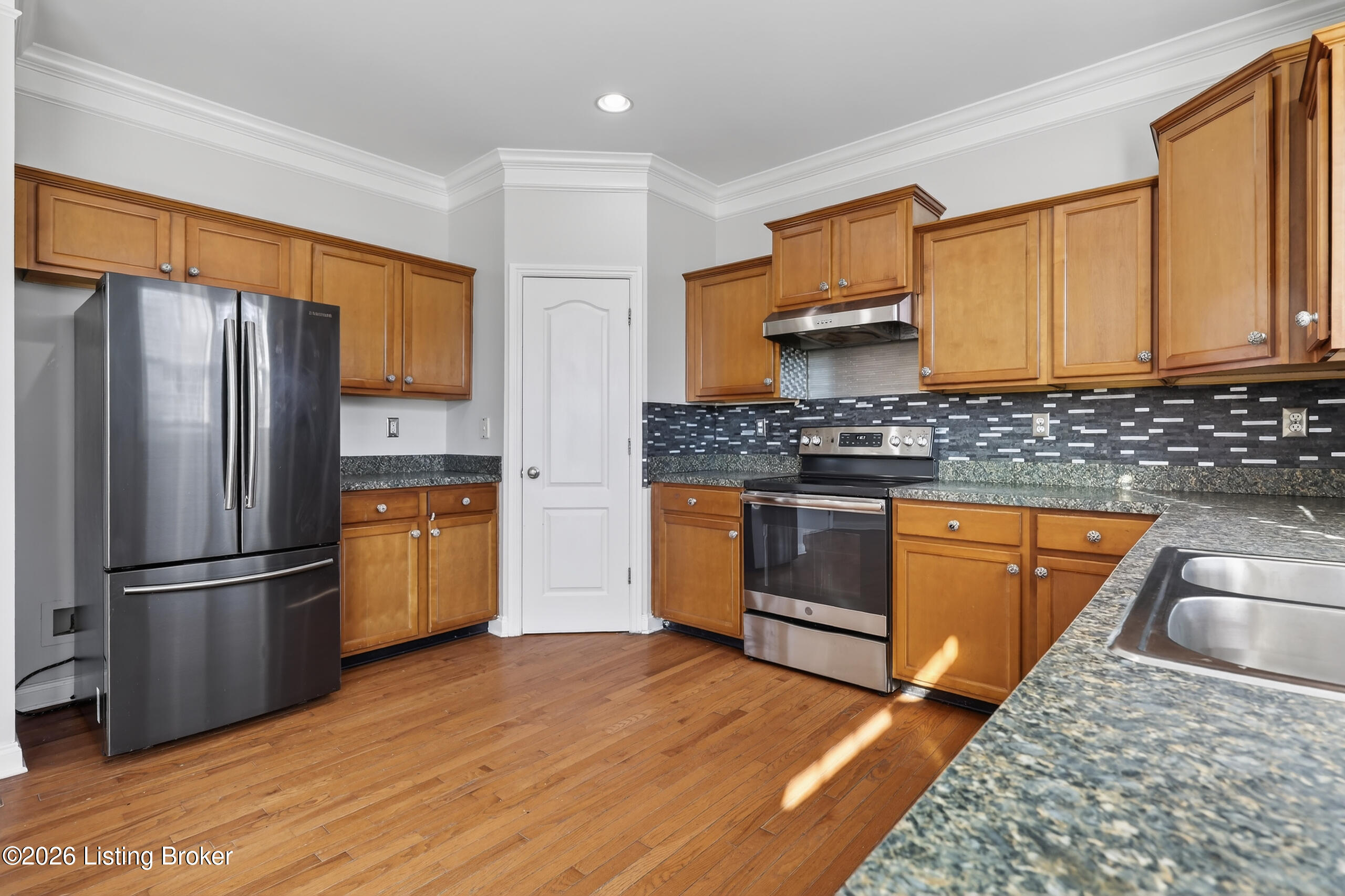 5609 Red Crested Way