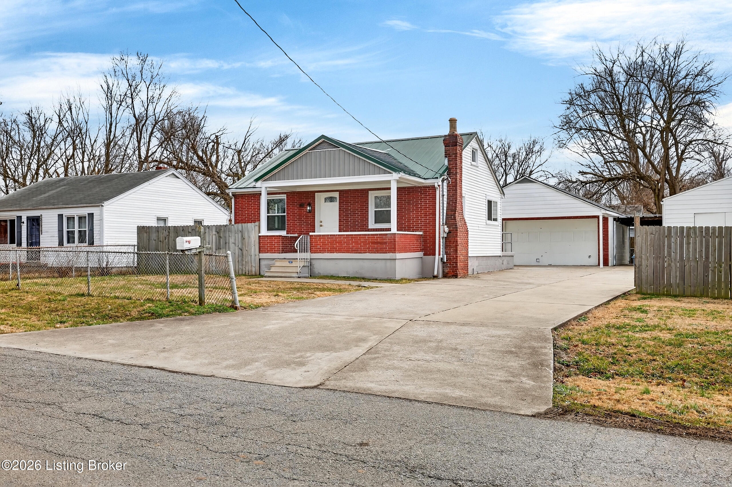 2414 Thomas Ave