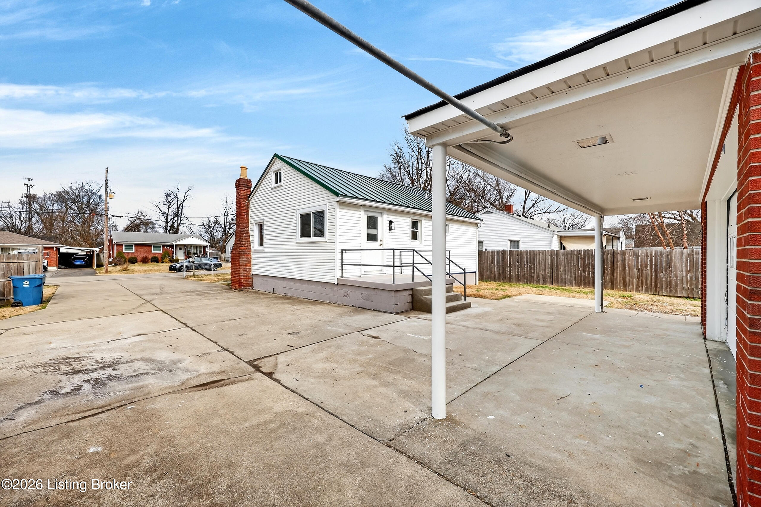 2414 Thomas Ave