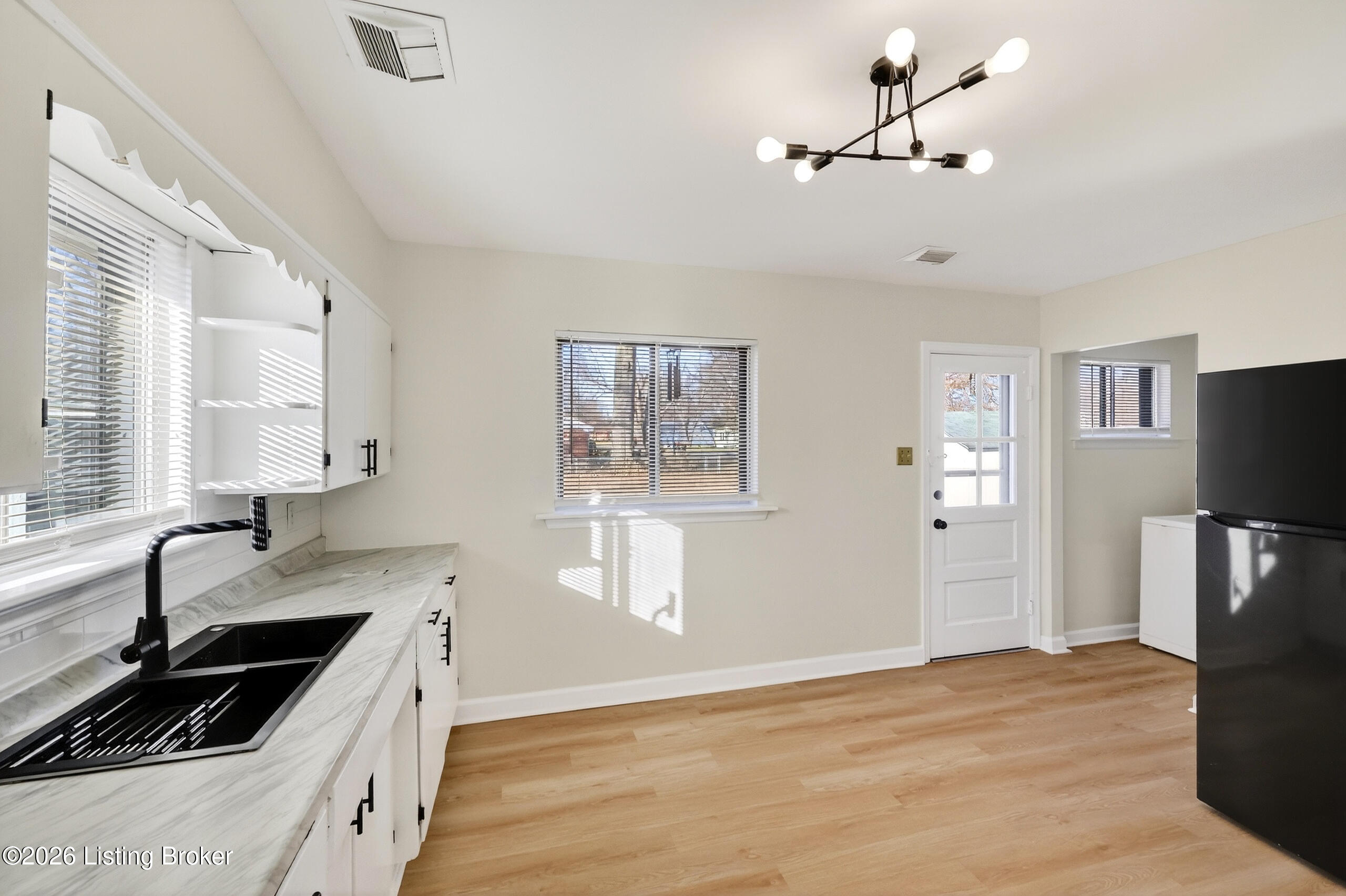 1603 Lou Gene Ave