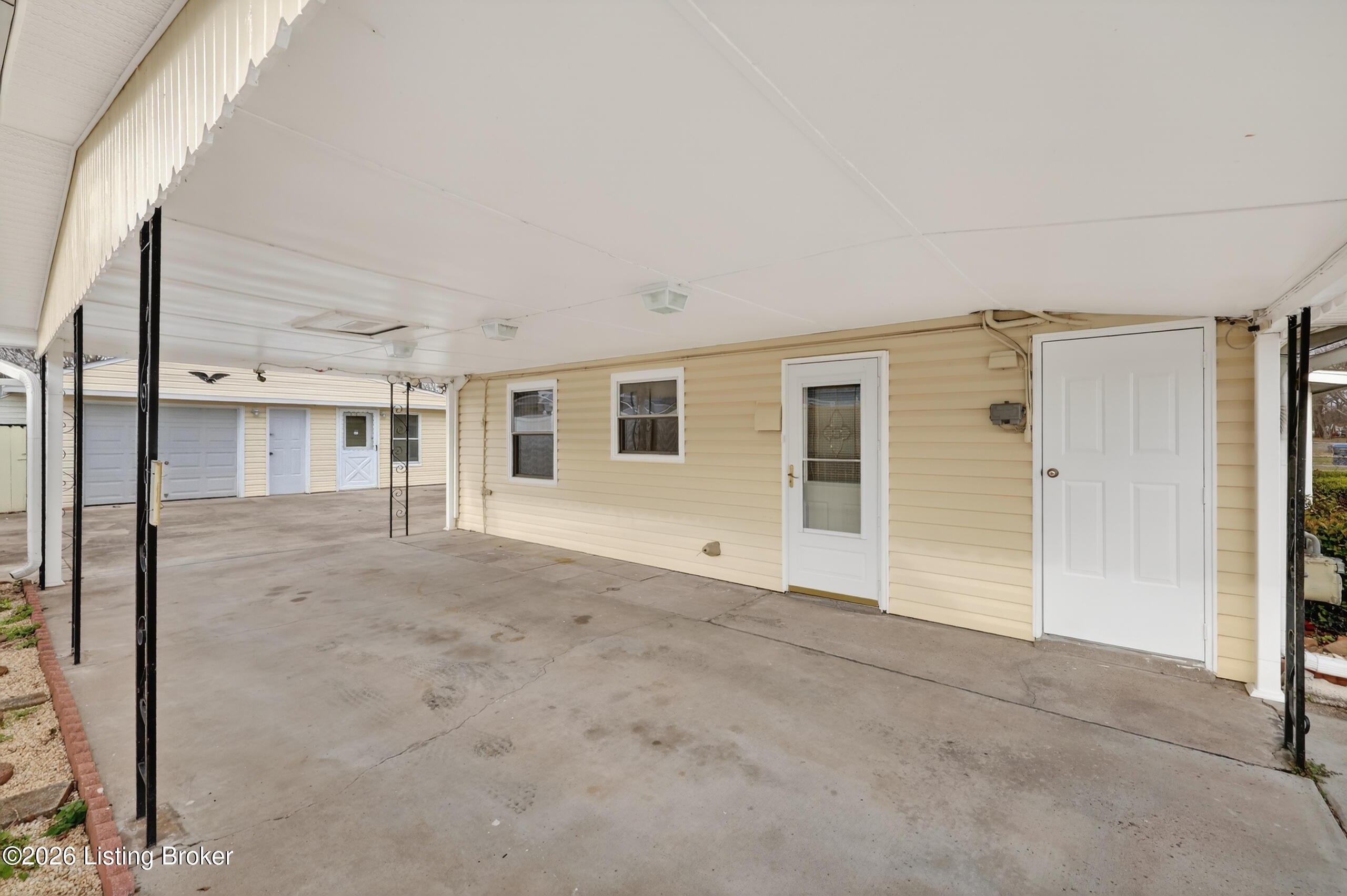 9901 Ponder Ln