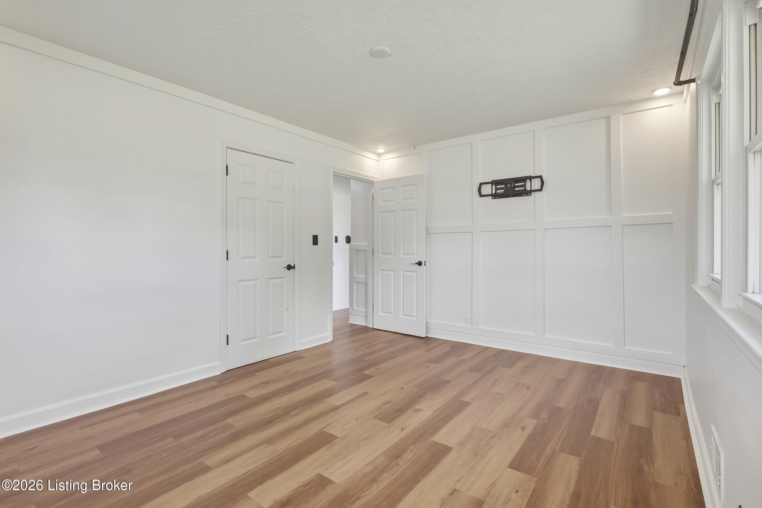 5127 Braidwood Dr