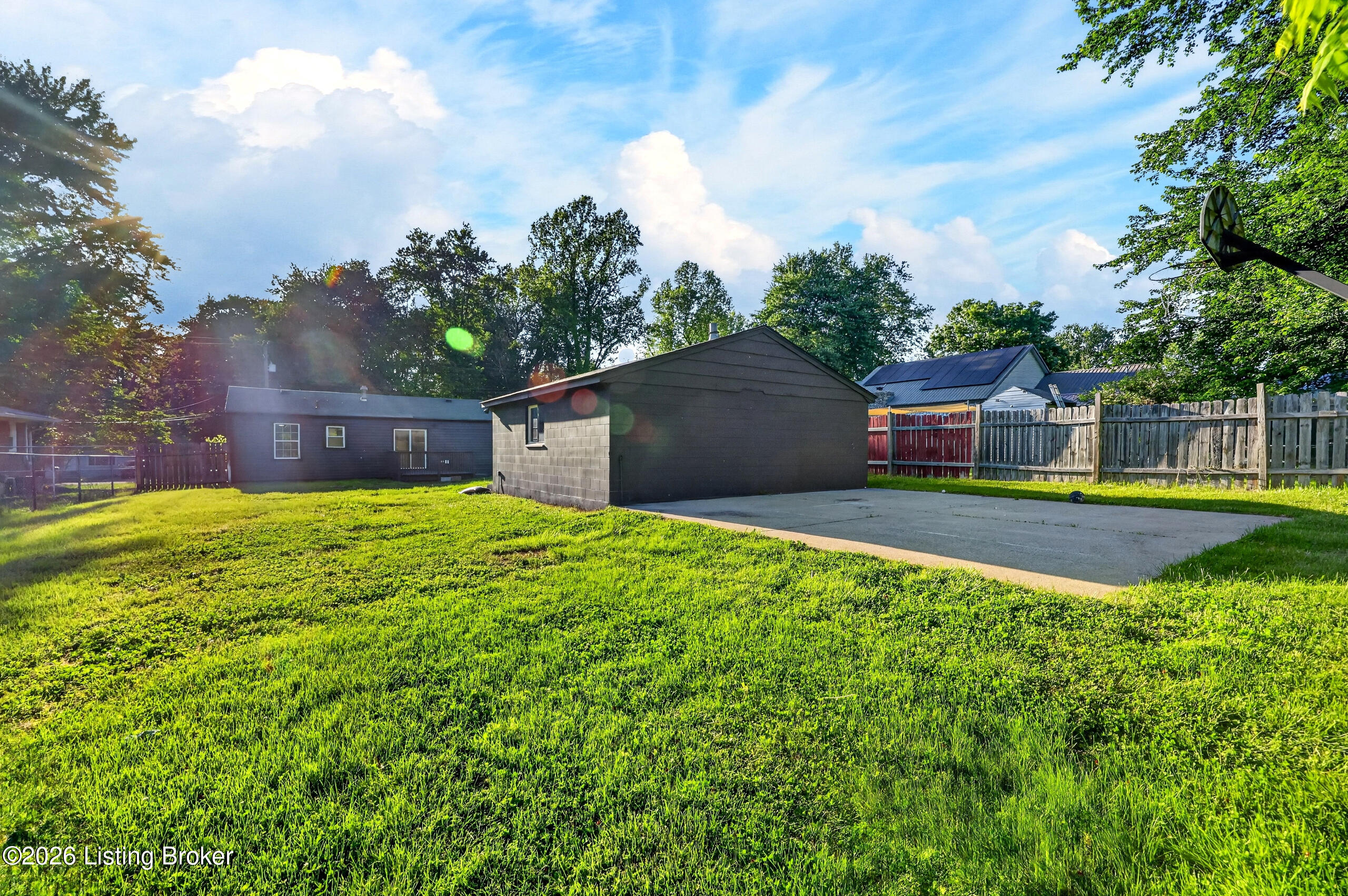 6915 Triangle Dr