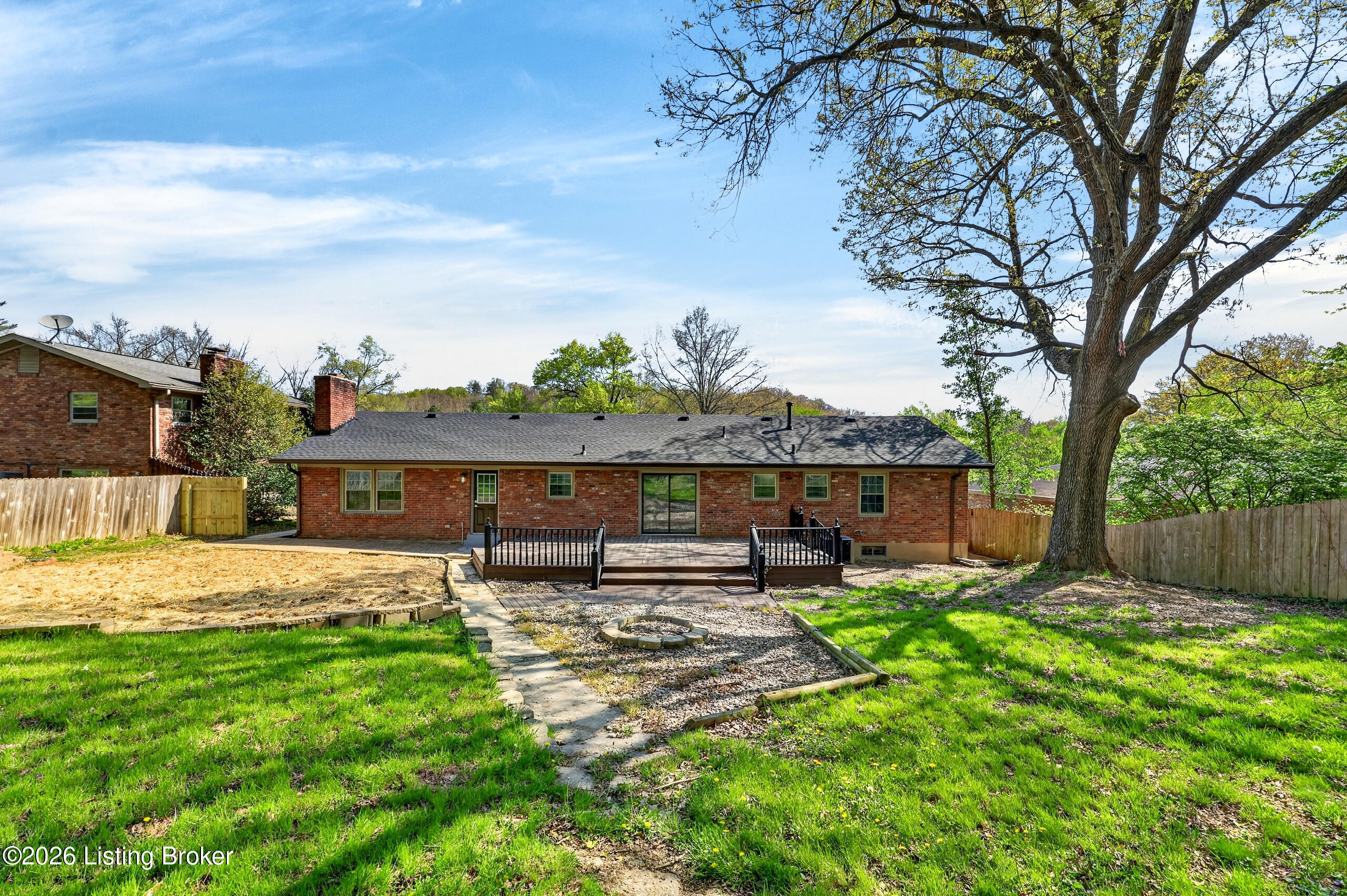 9206 Lakeridge Dr