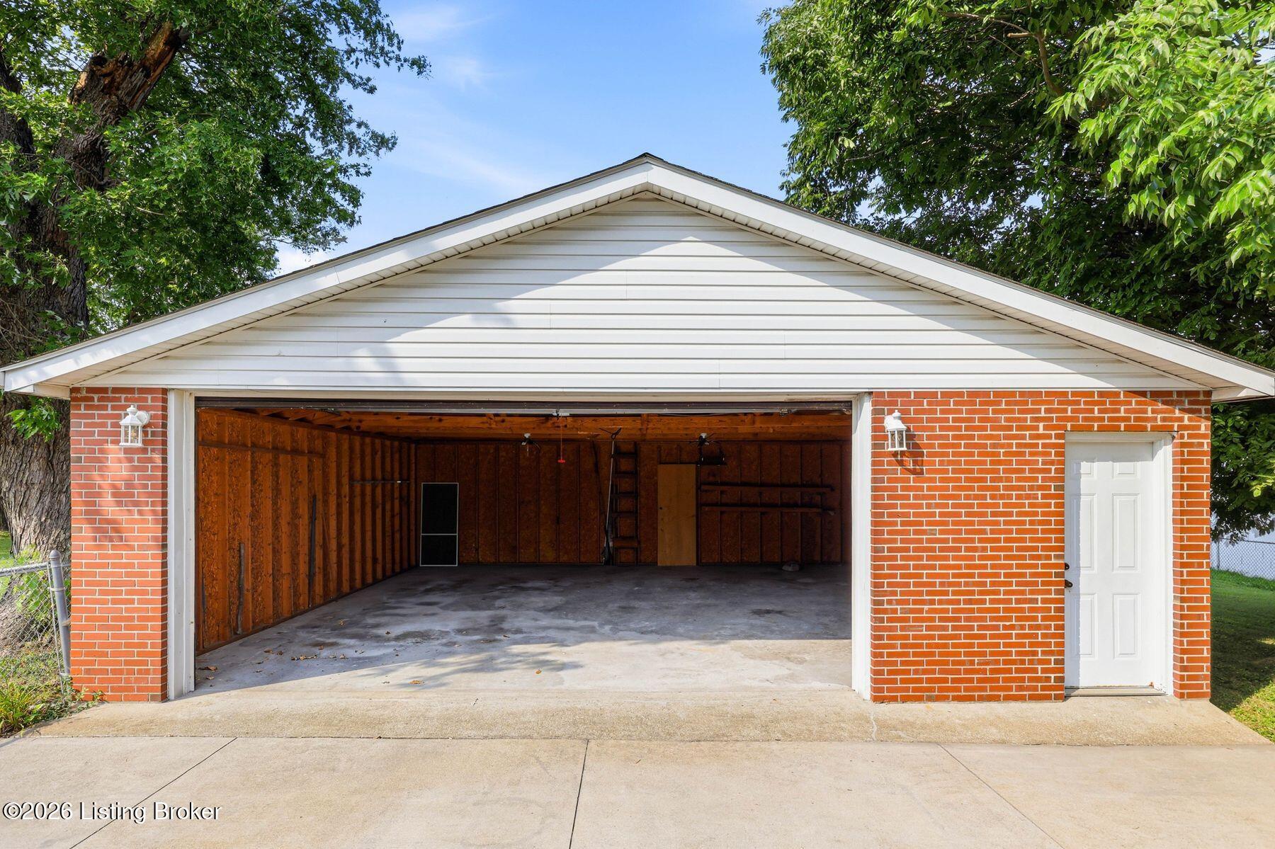 5204 Monaco Dr