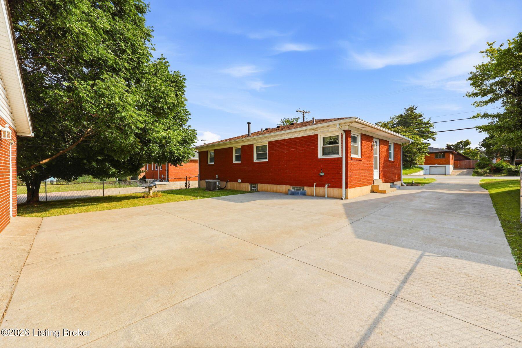 5204 Monaco Dr