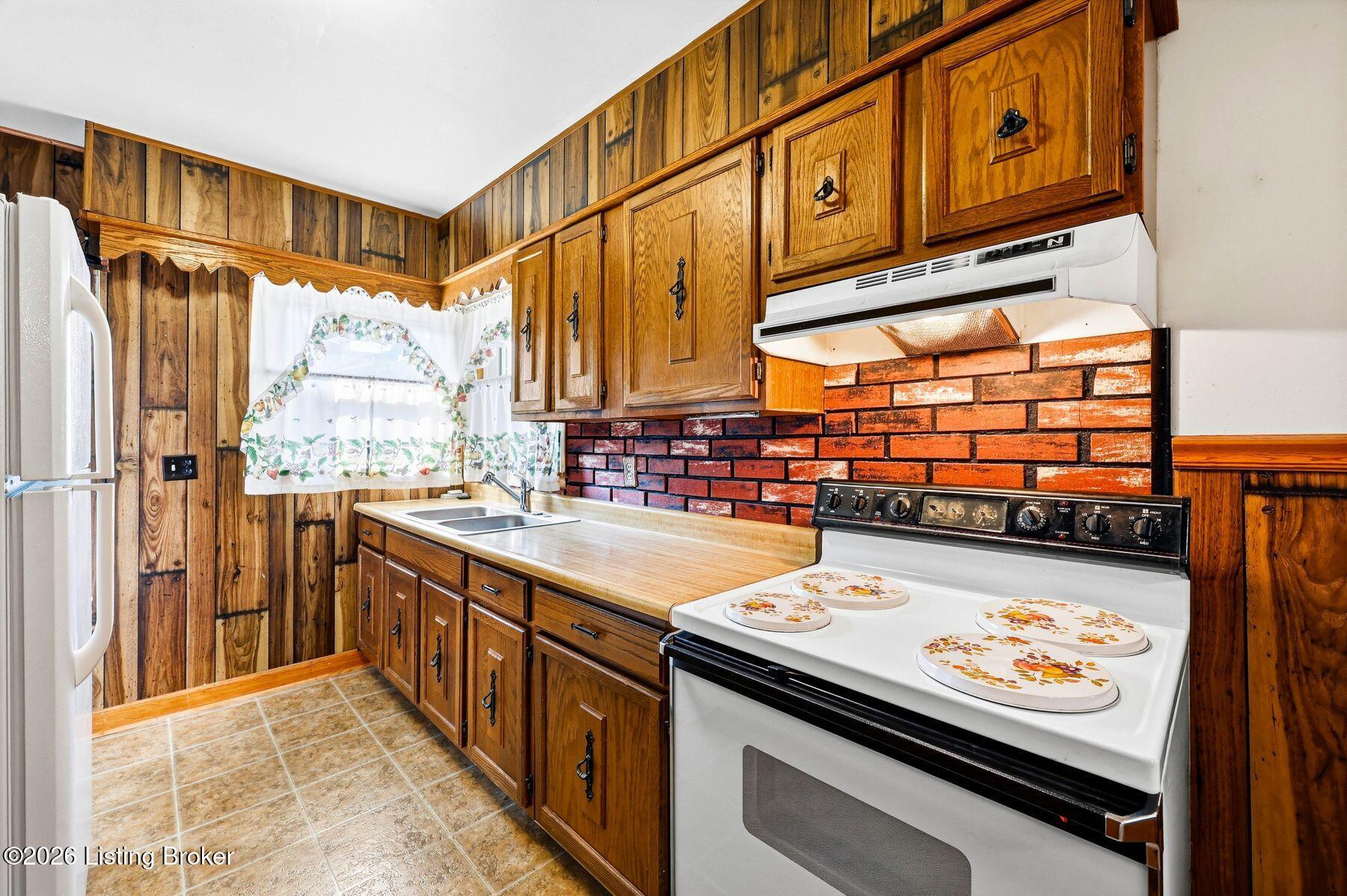 5204 Monaco Dr
