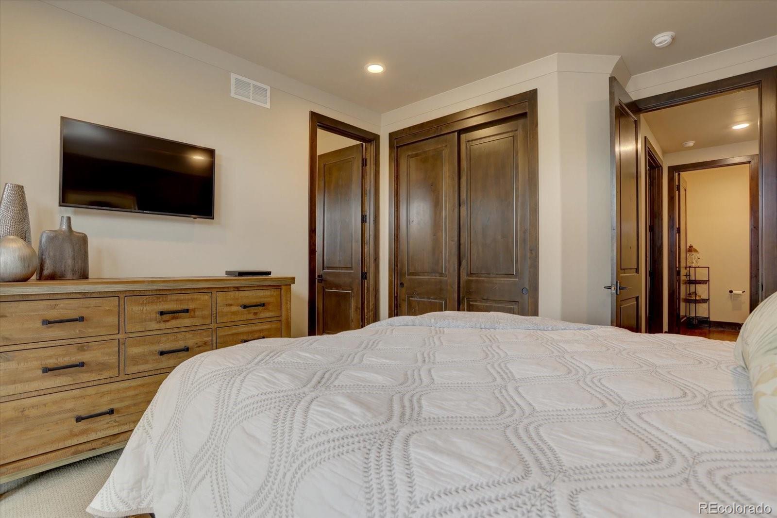 8805 Hunters Hill Lane