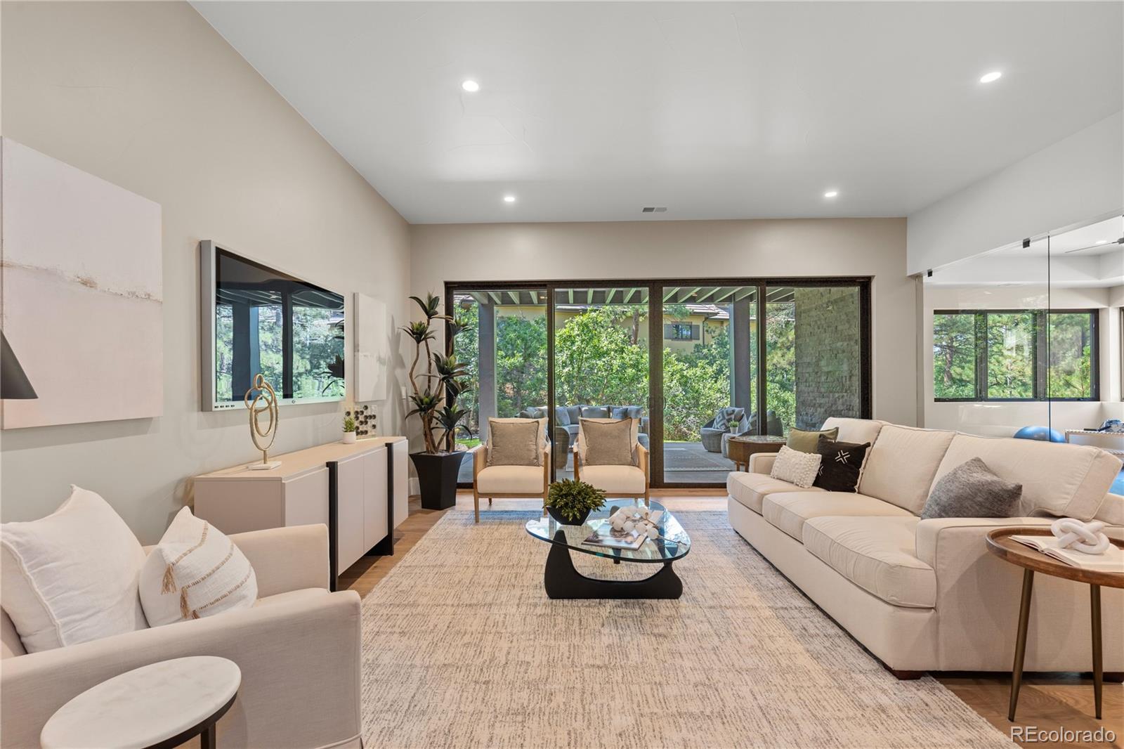 2596 Saddleback Drive