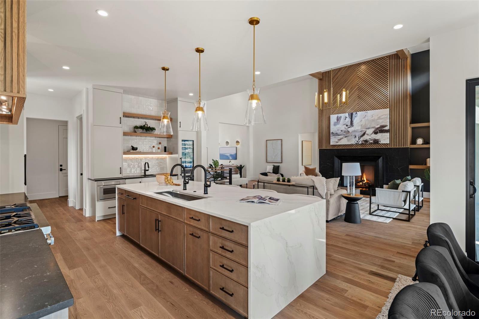 2596 Saddleback Drive