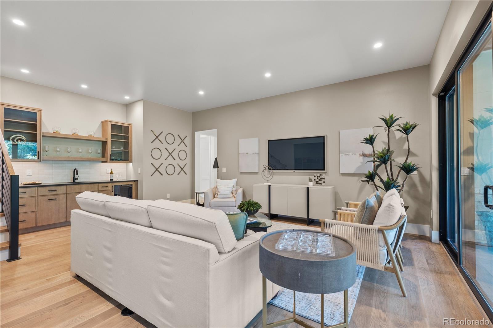 2596 Saddleback Drive