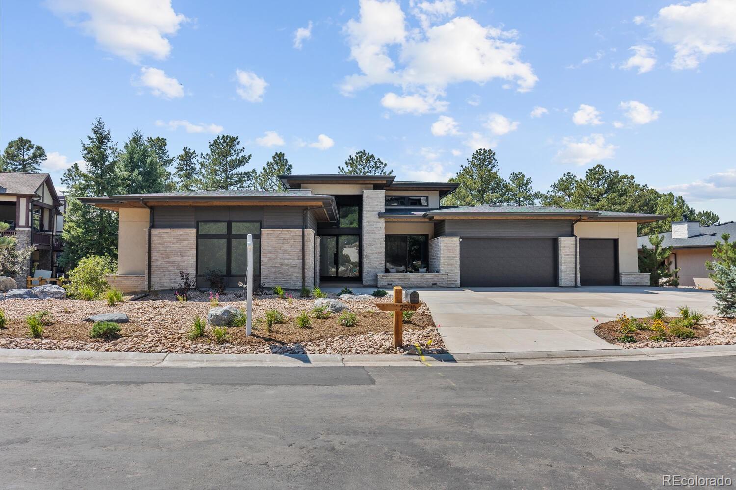 2596 Saddleback Drive