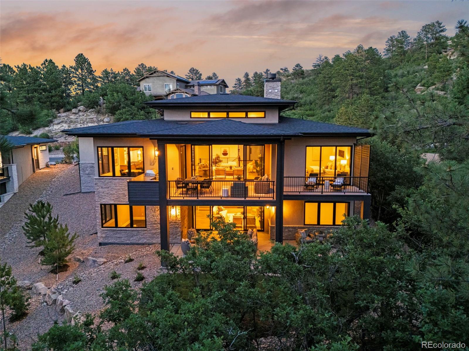 2596 Saddleback Drive