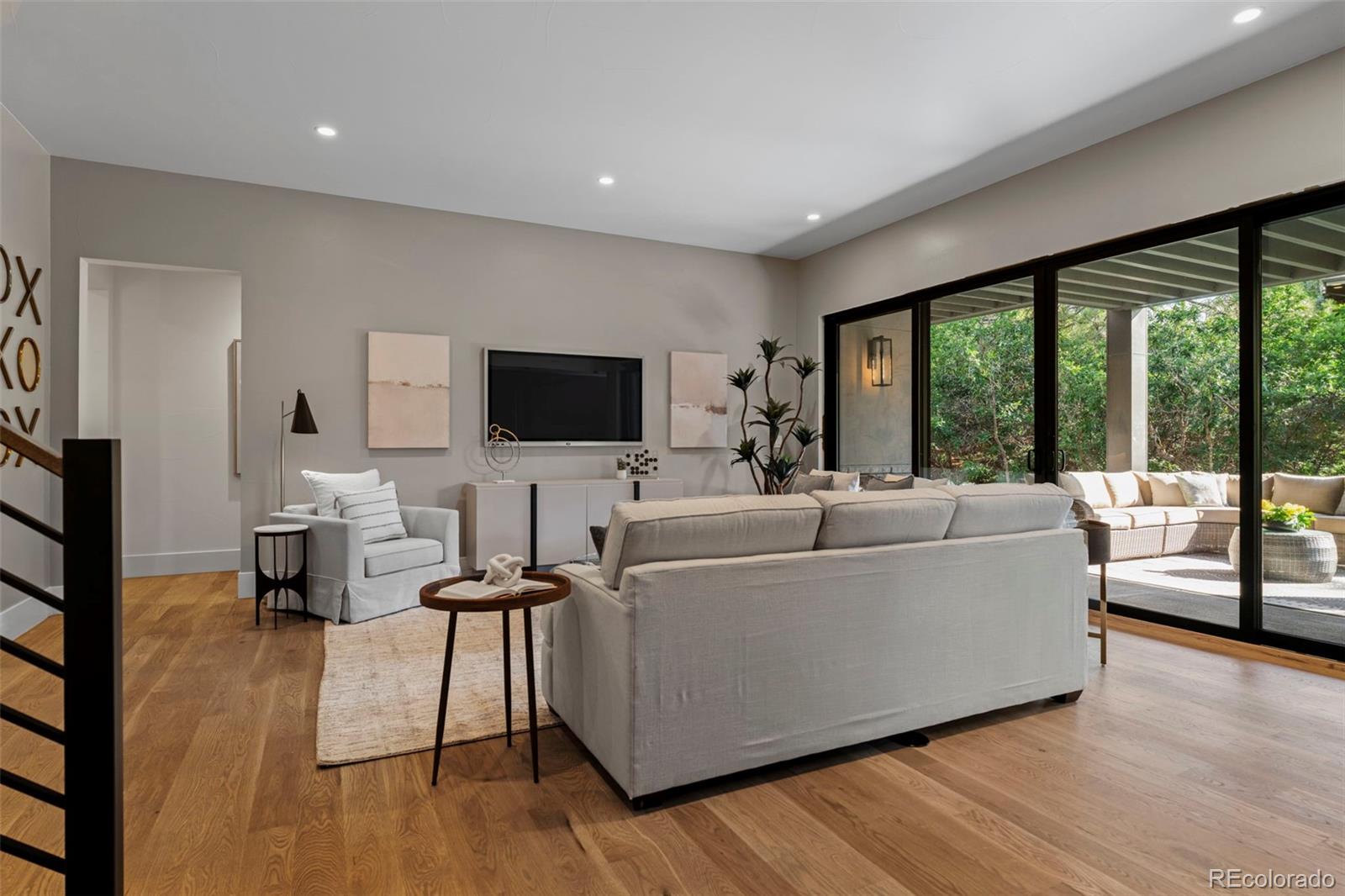 2596 Saddleback Drive