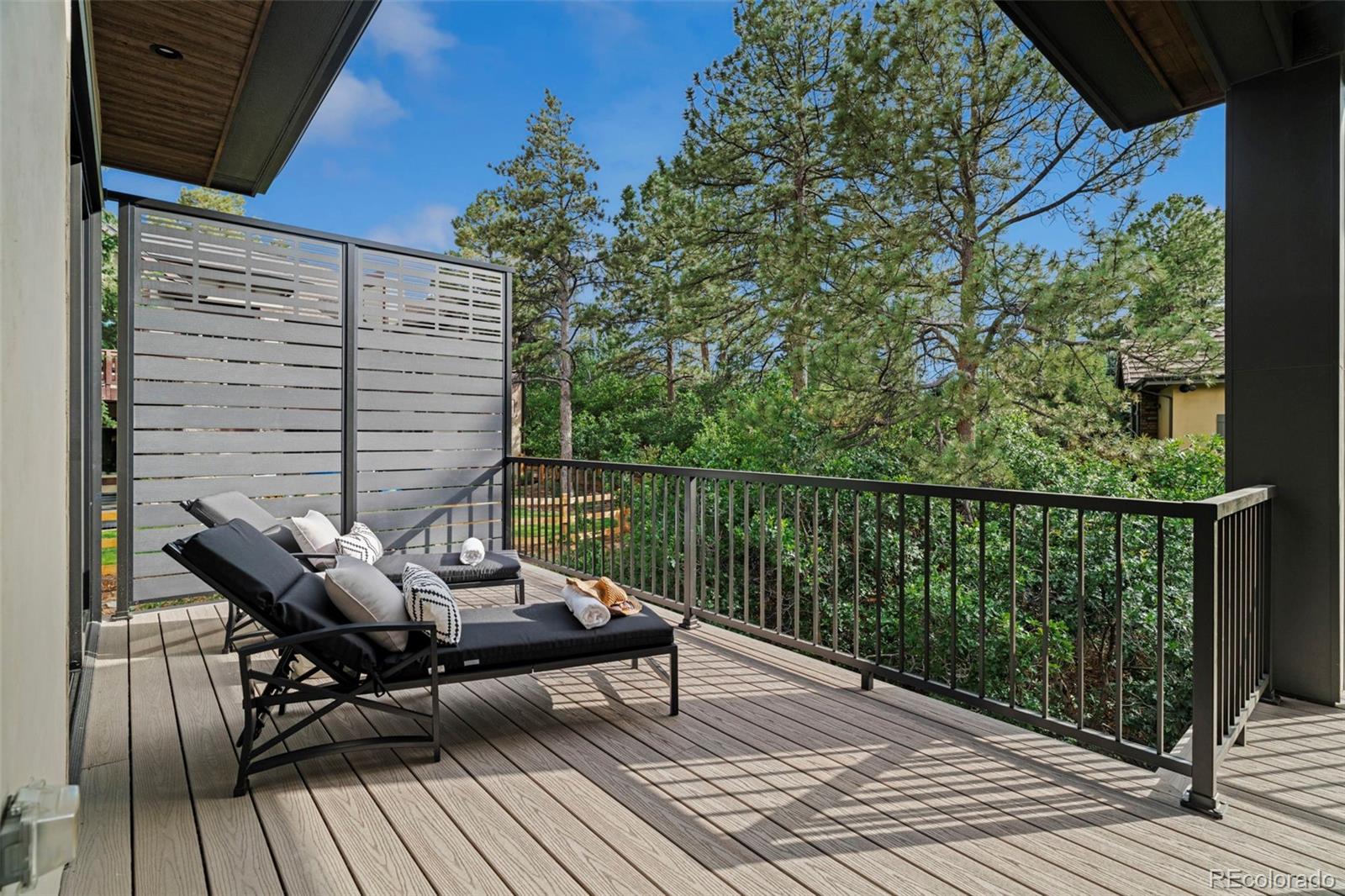 2596 Saddleback Drive