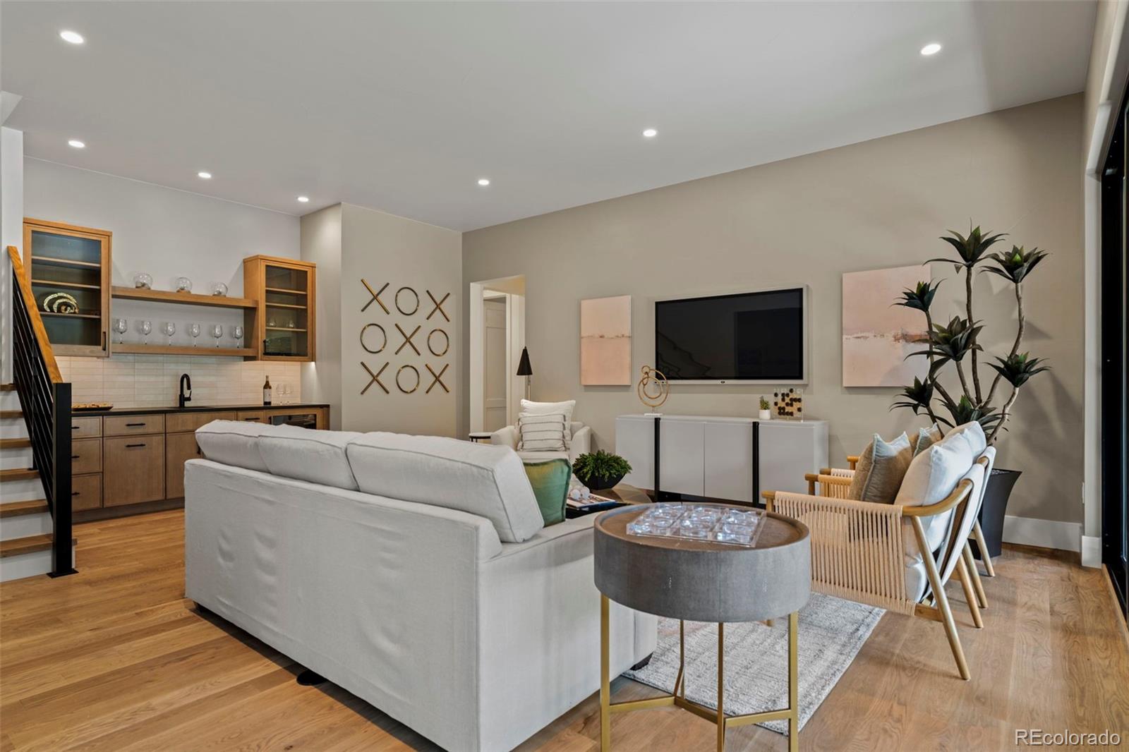 2596 Saddleback Drive
