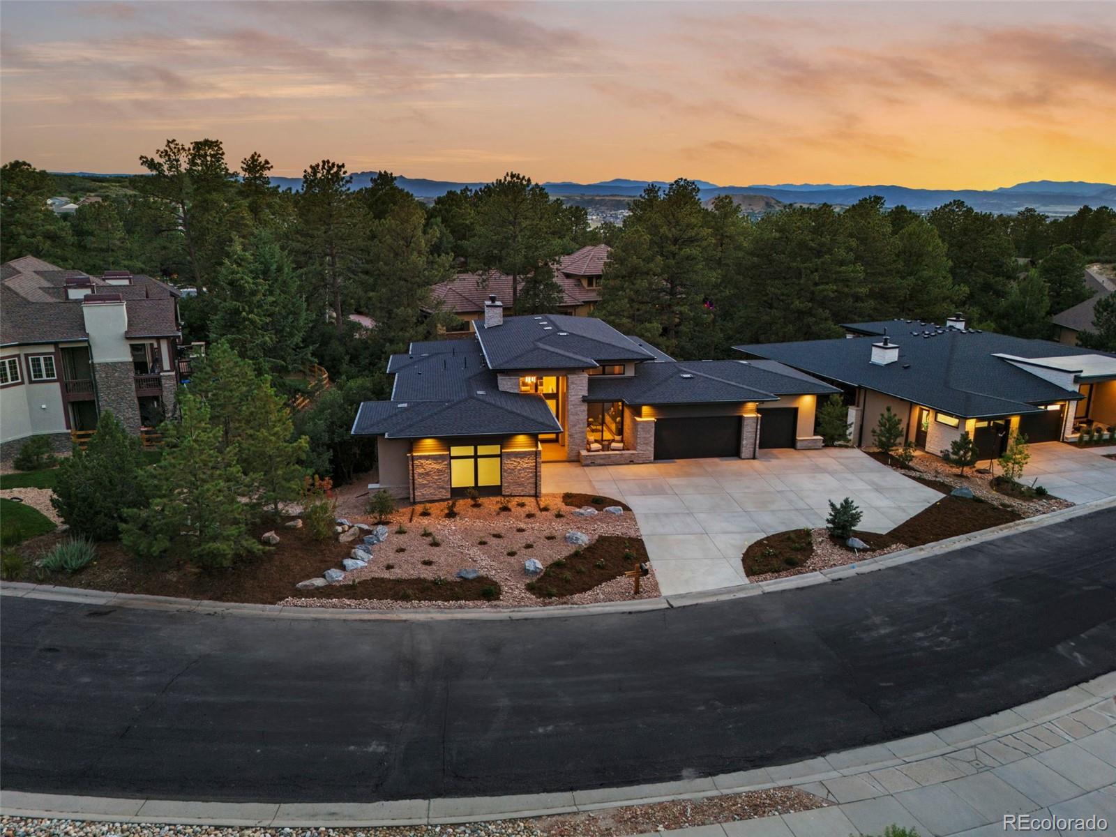 2596 Saddleback Drive