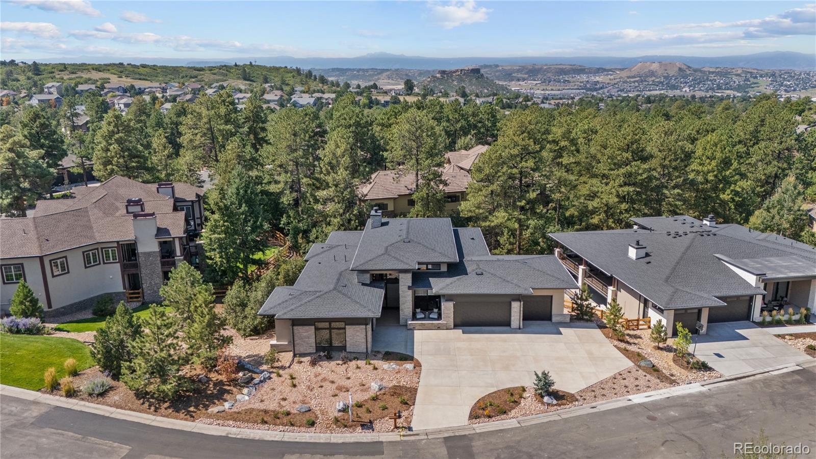 2596 Saddleback Drive