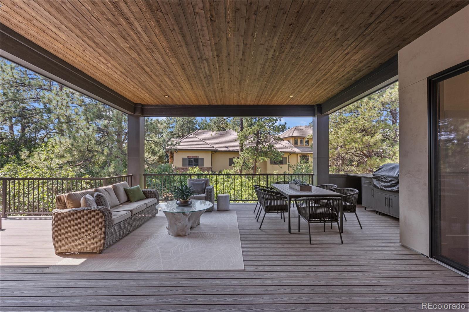 2596 Saddleback Drive