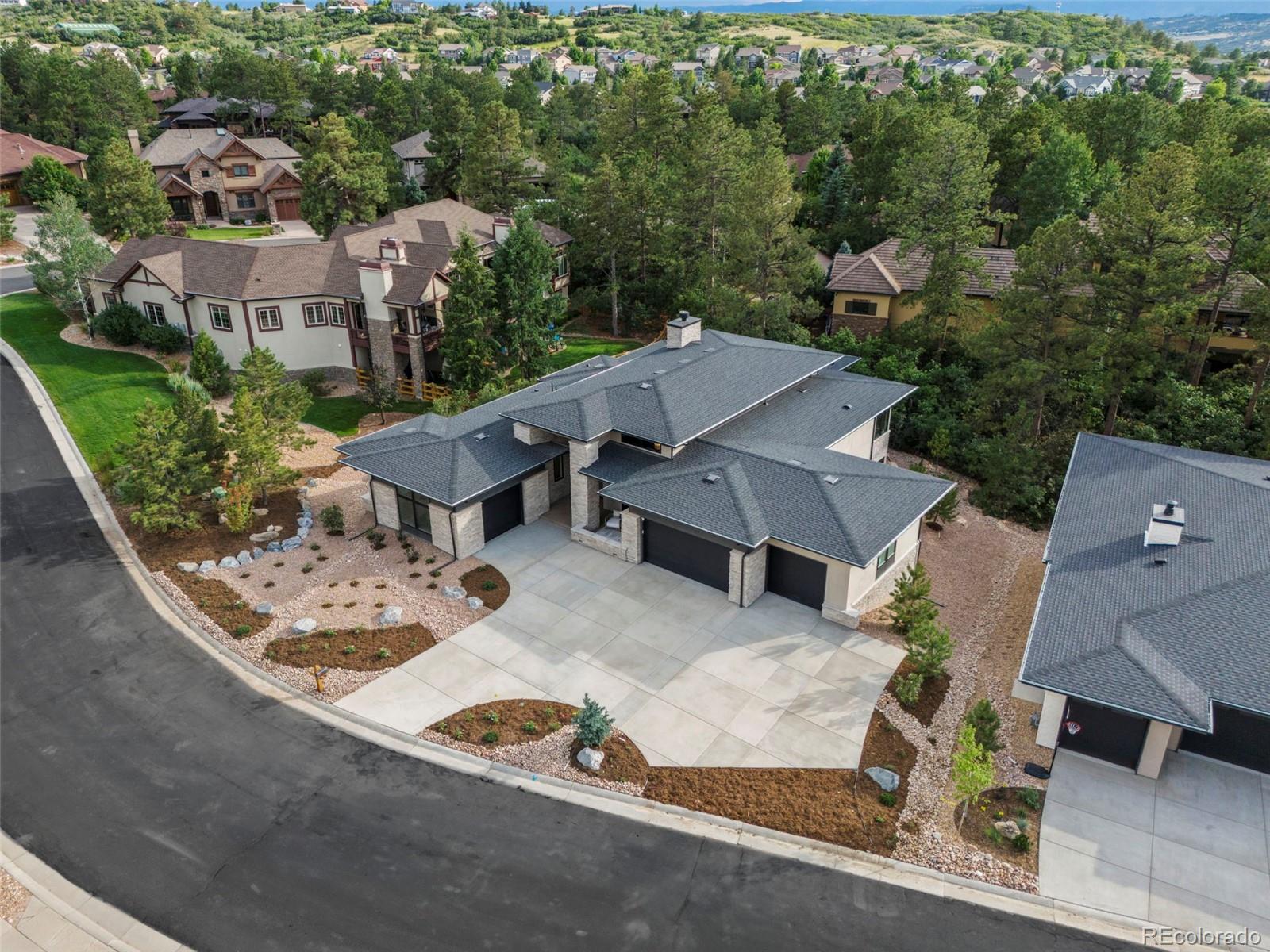2596 Saddleback Drive