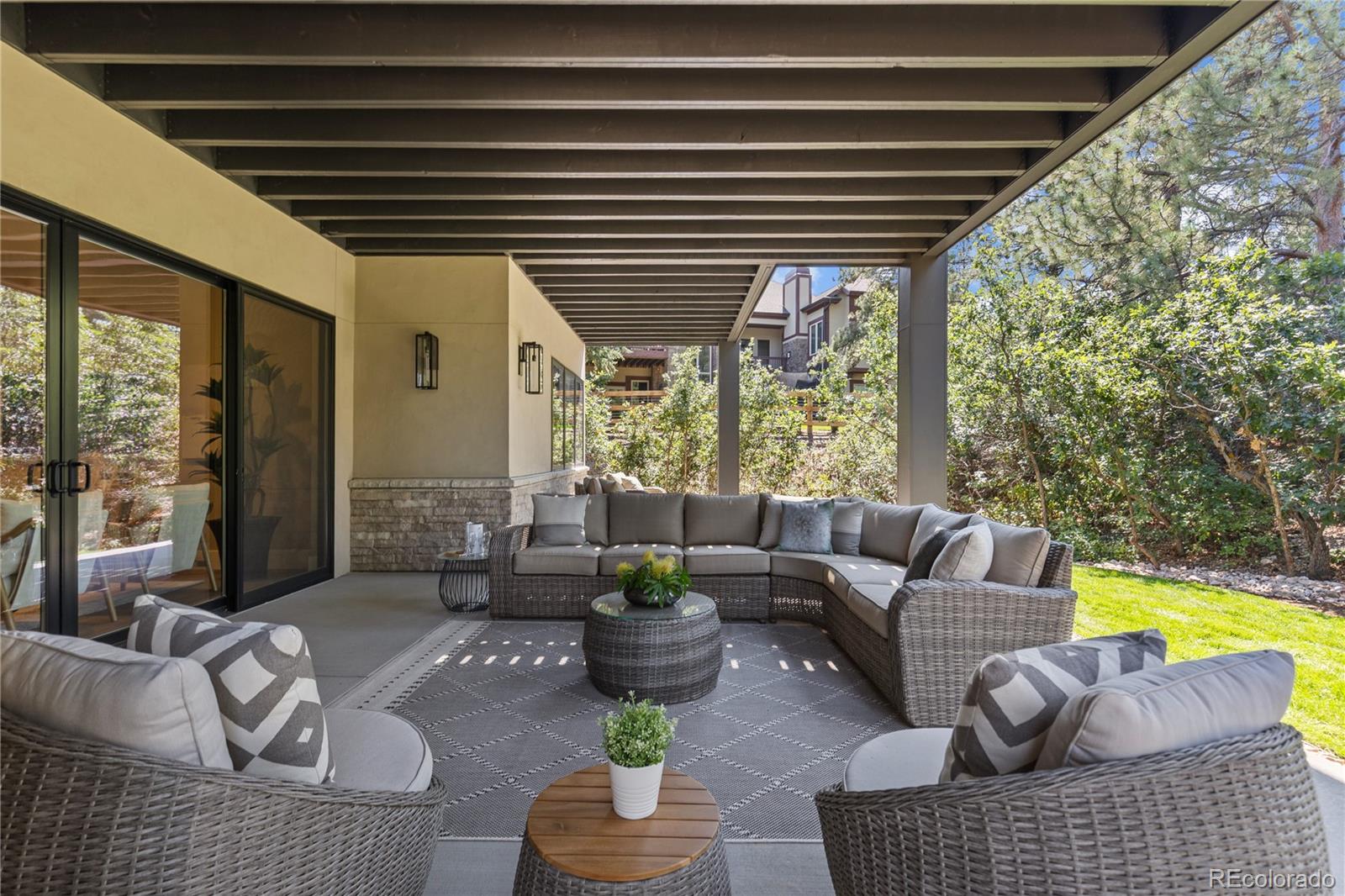 2596 Saddleback Drive