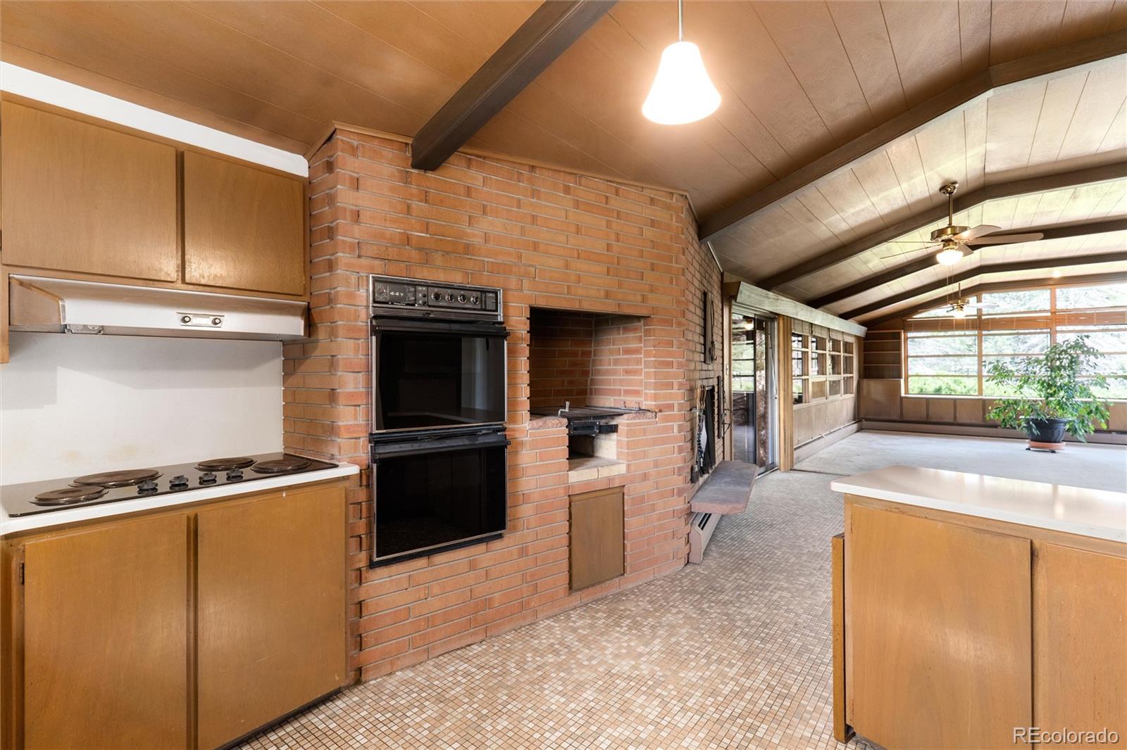 500 Rangeview Drive
