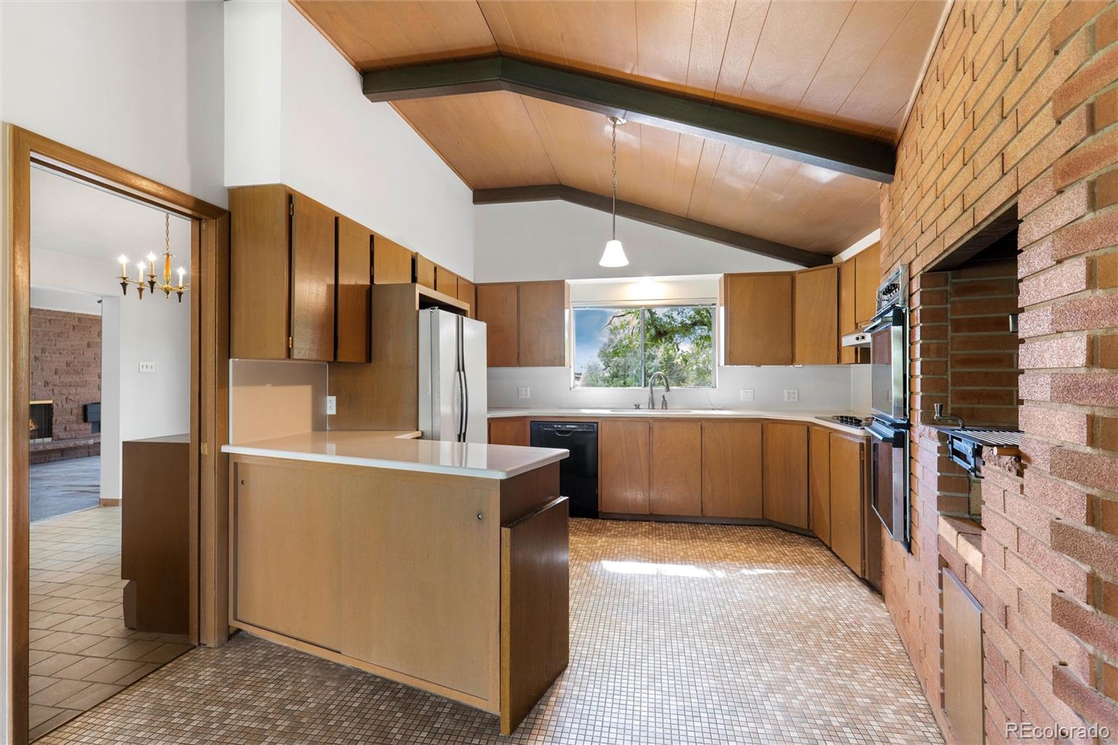 500 Rangeview Drive