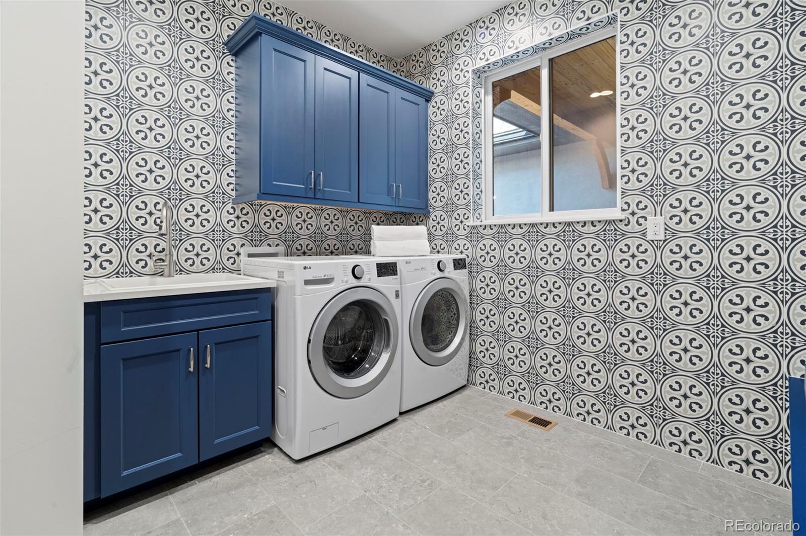 2164 Avenida Del Sol