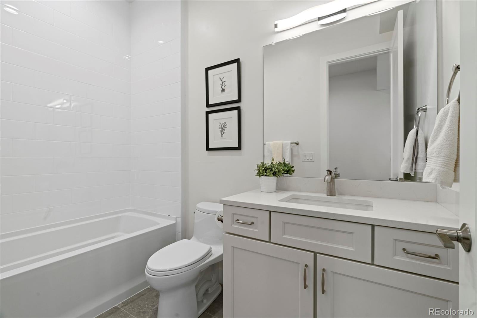 2164 Avenida Del Sol