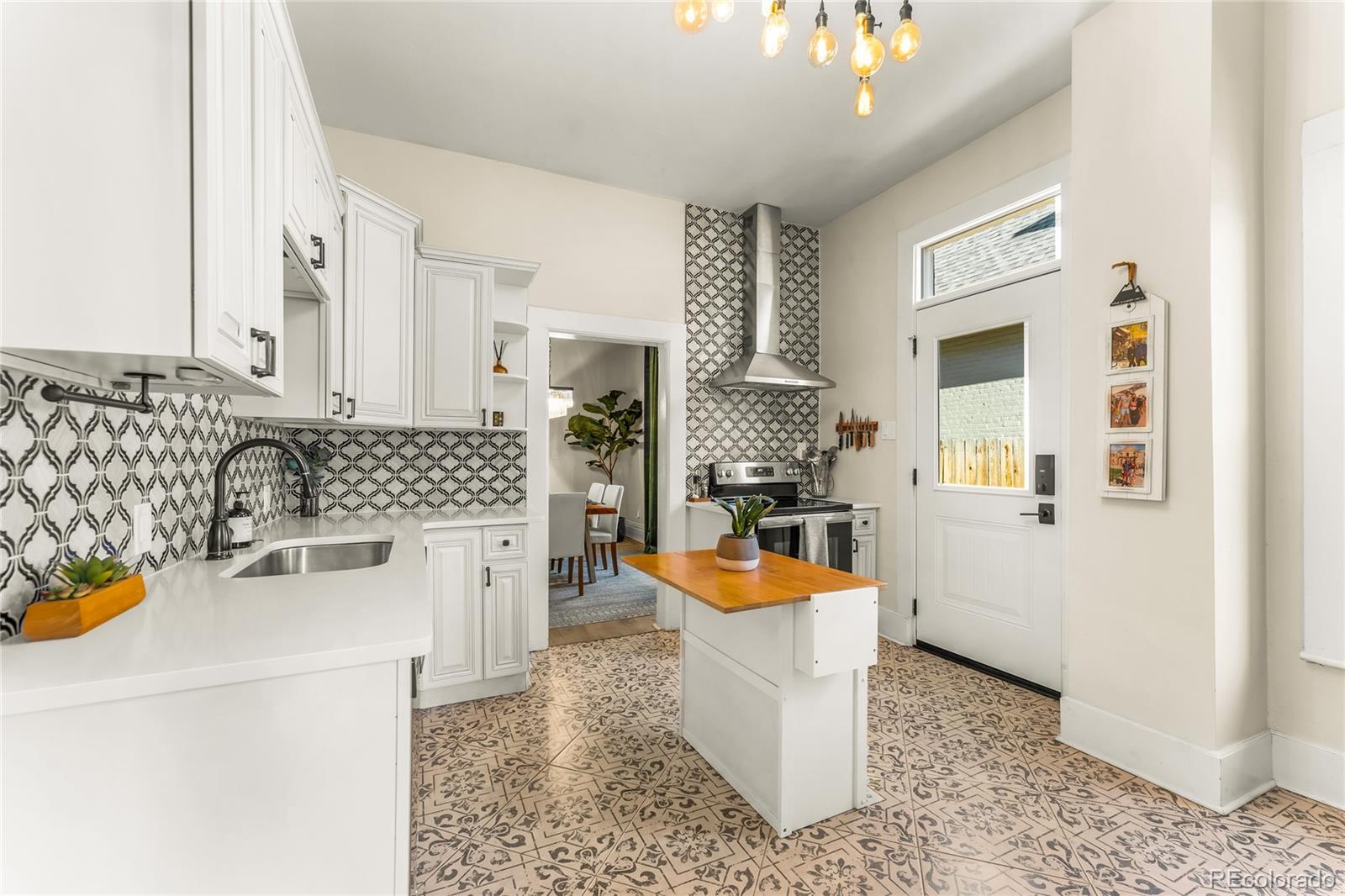 2435 N Gilpin Street