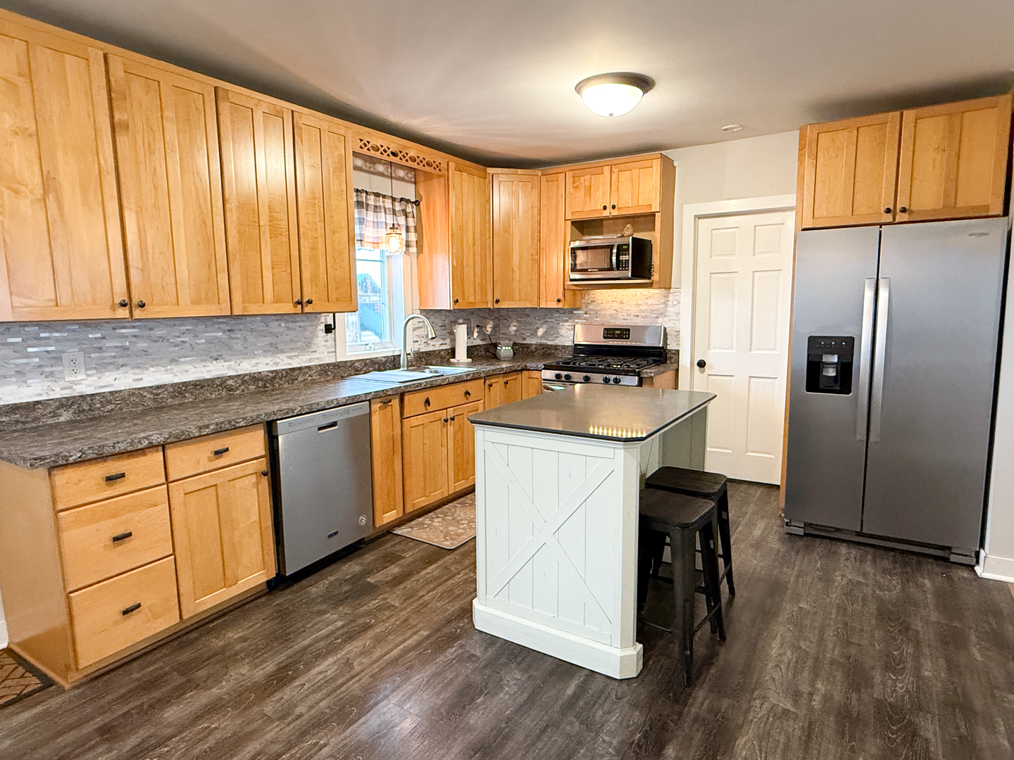 2334 E 3300 North Road