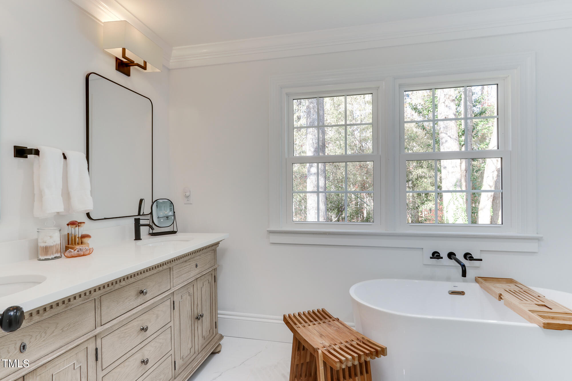 1005 Willow Run South Drive