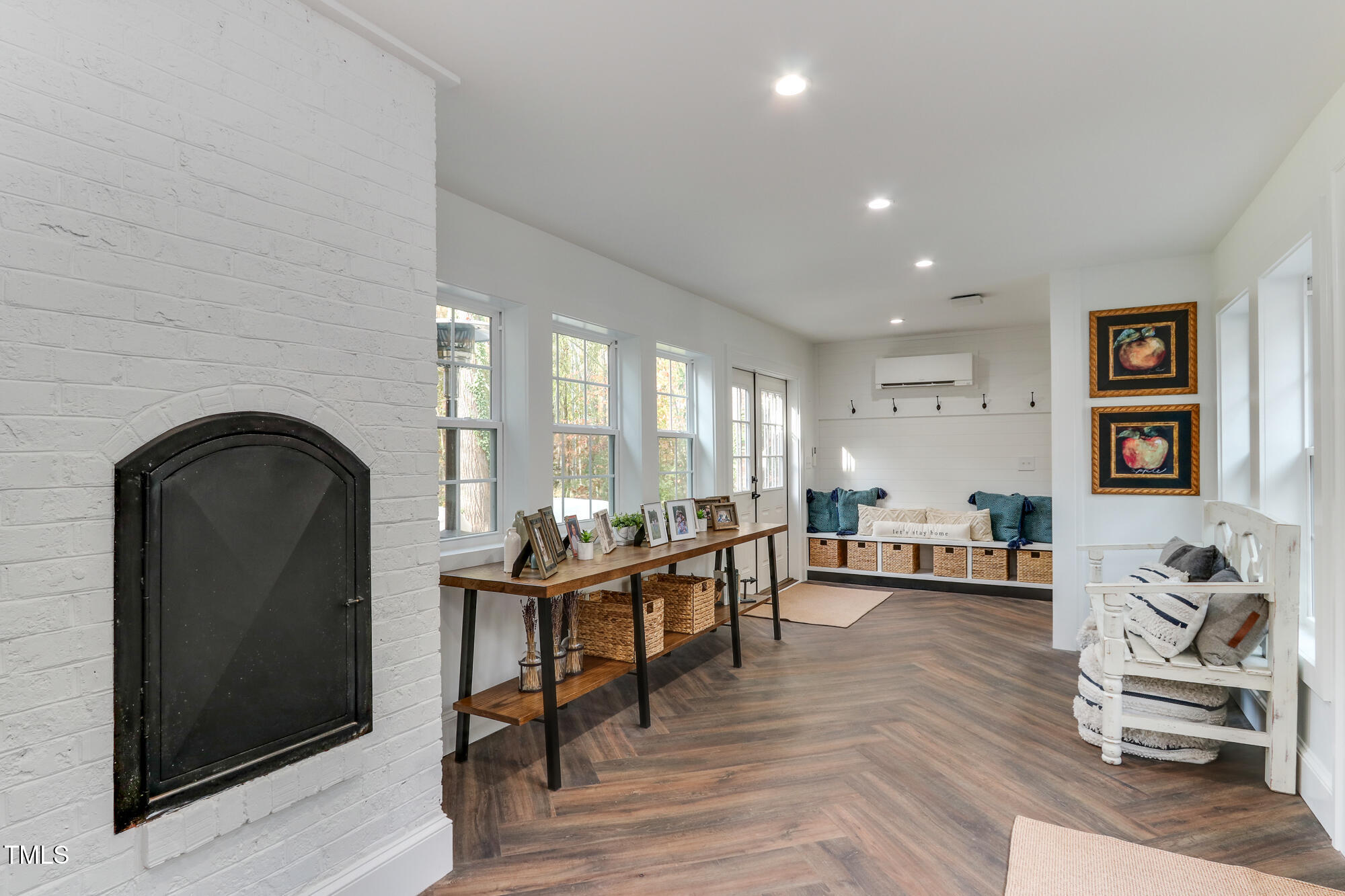 1005 Willow Run South Drive