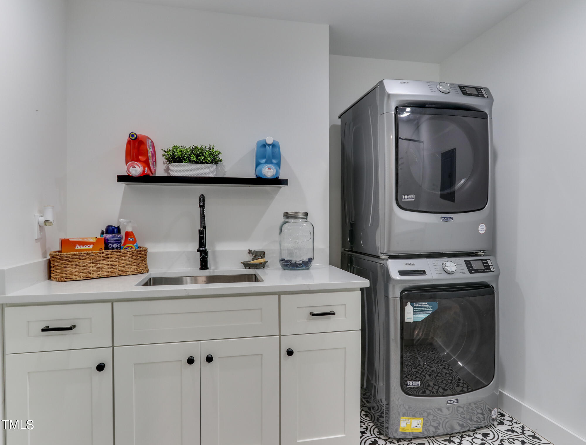 1005 Willow Run South Drive