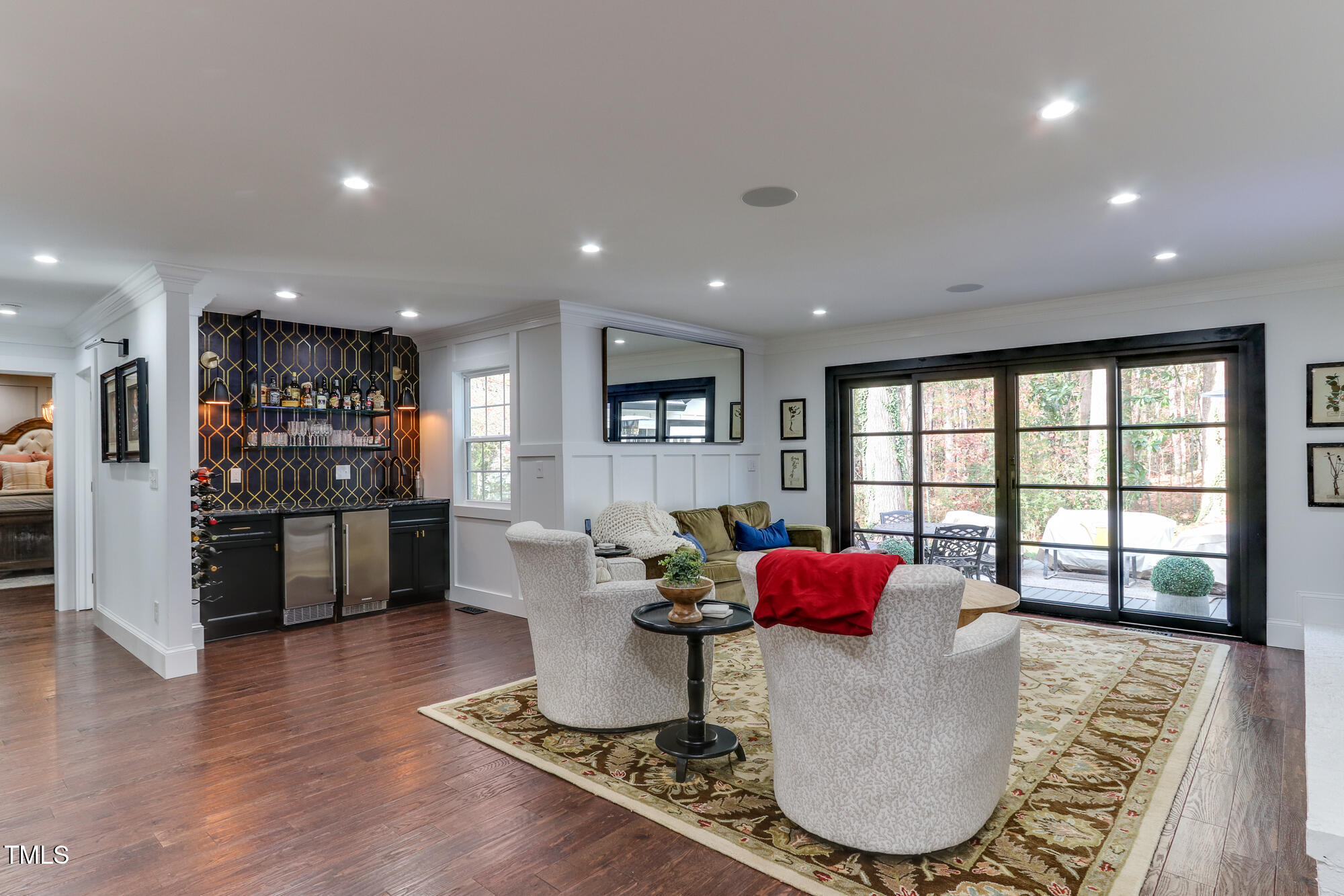 1005 Willow Run South Drive