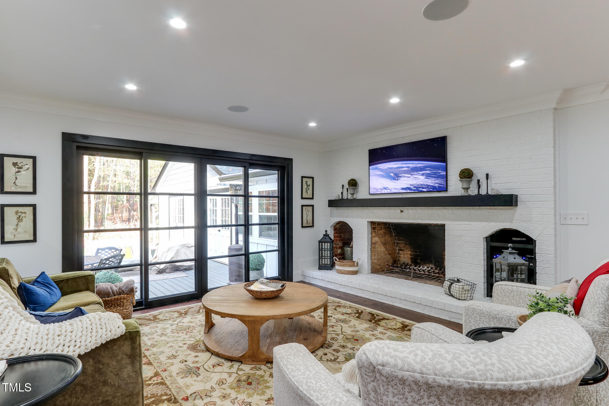 1005 Willow Run South Drive