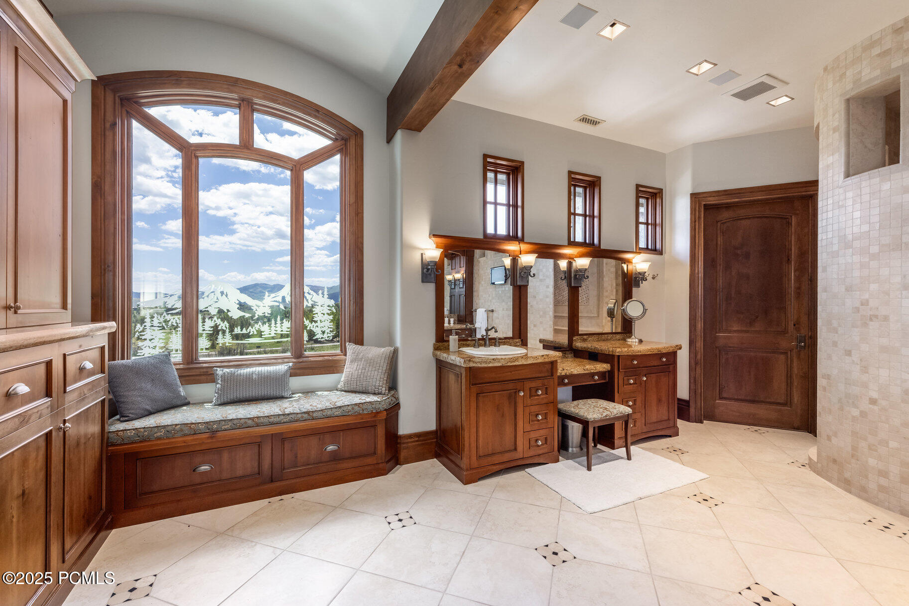 8066 N Red Fox Court